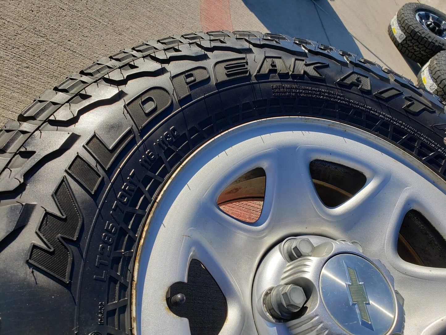 17" Chevy Silverado 1500 Tahoe Sierra OEM 5659 wheels rims tires