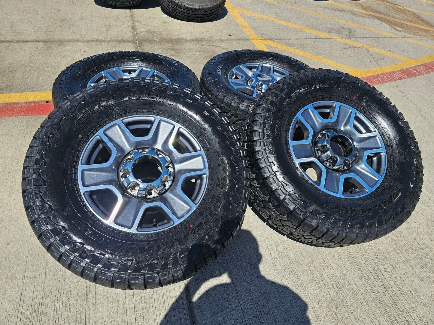 18" Ford F-250 F-350 TREMOR FX-4 OEM wheels 10298 tires FALKEN 35"