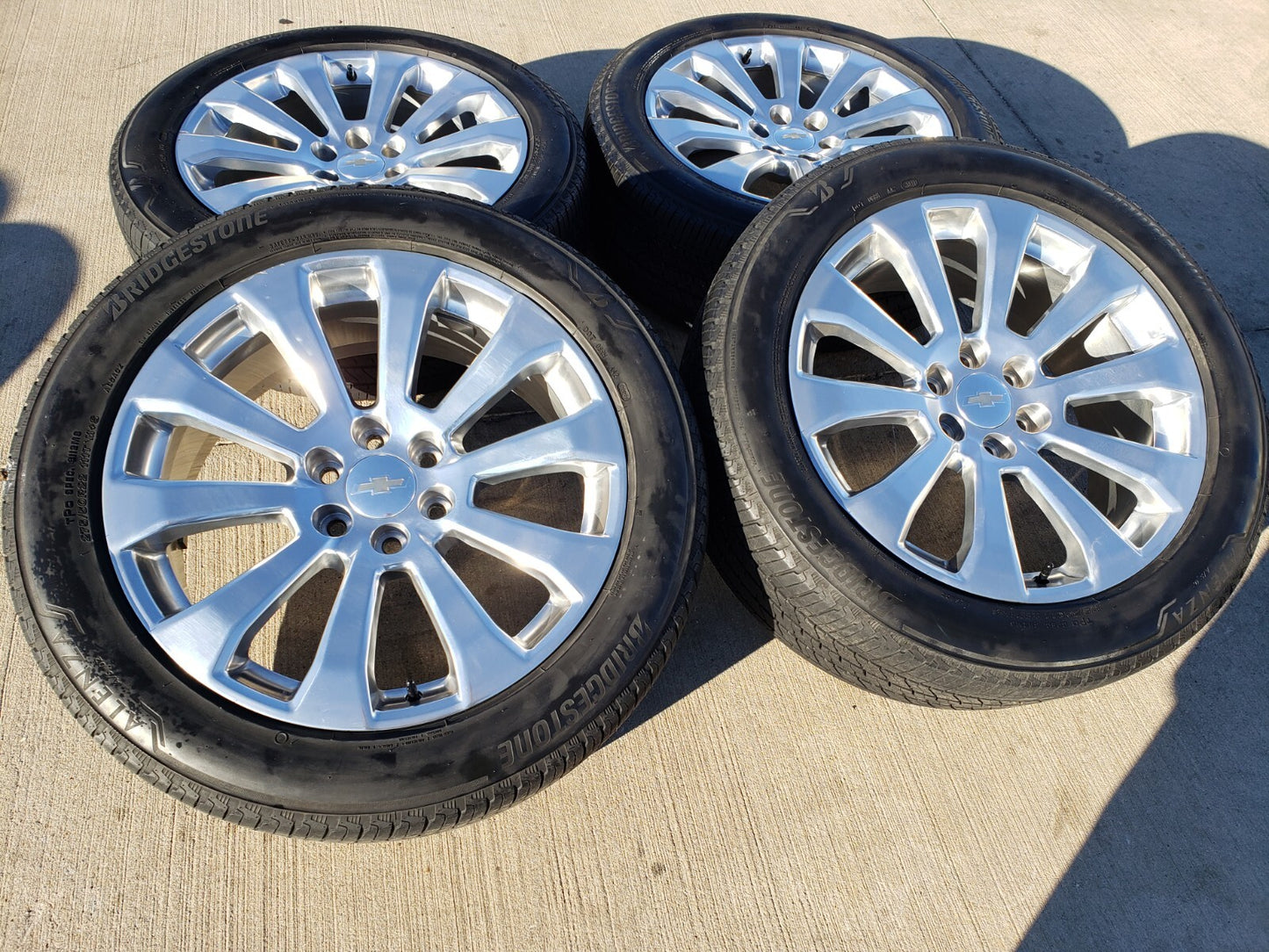 22" Chevy Silverado High Country OEM 5922 wheels rims Tahoe tires
