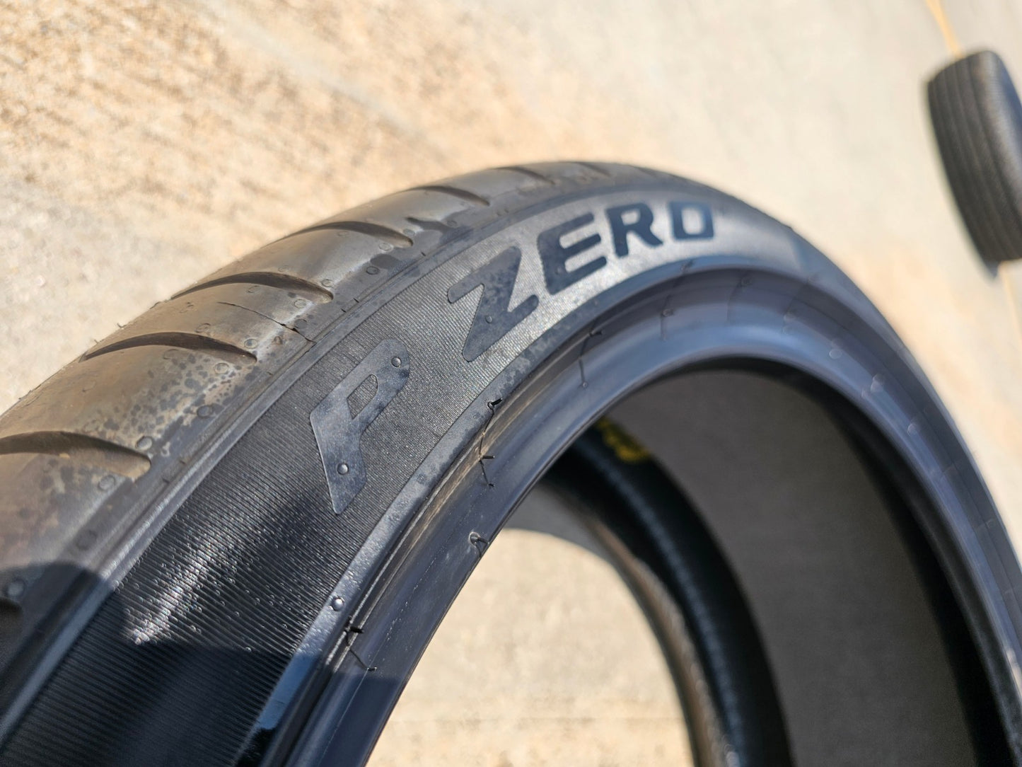 (1) 265/35/21 Pirelli P Zero tire Elect LM1 NEW take off!