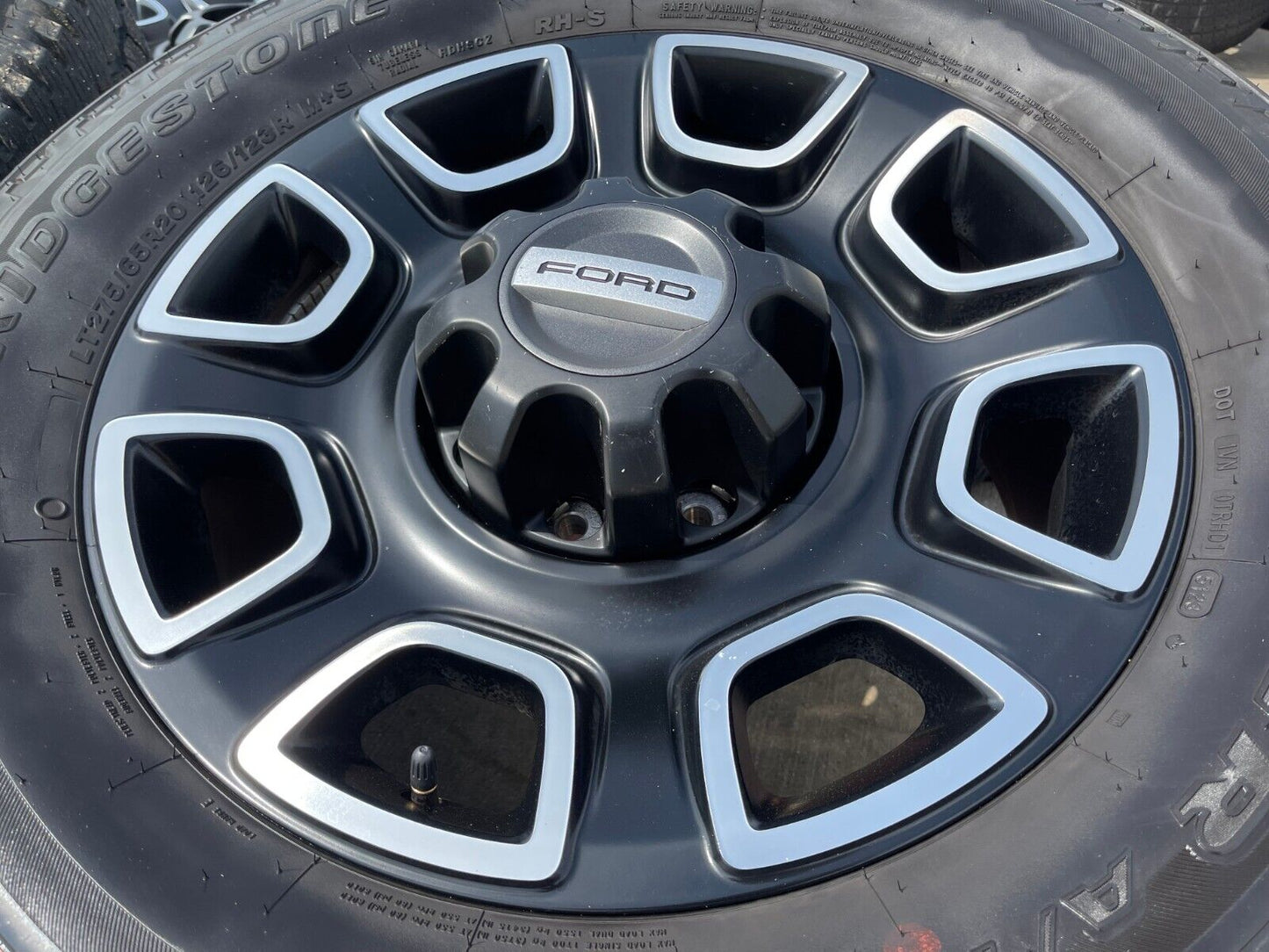 20" Ford F-250 F-350 OEM Lariat Platinum wheels rims 10486 tires