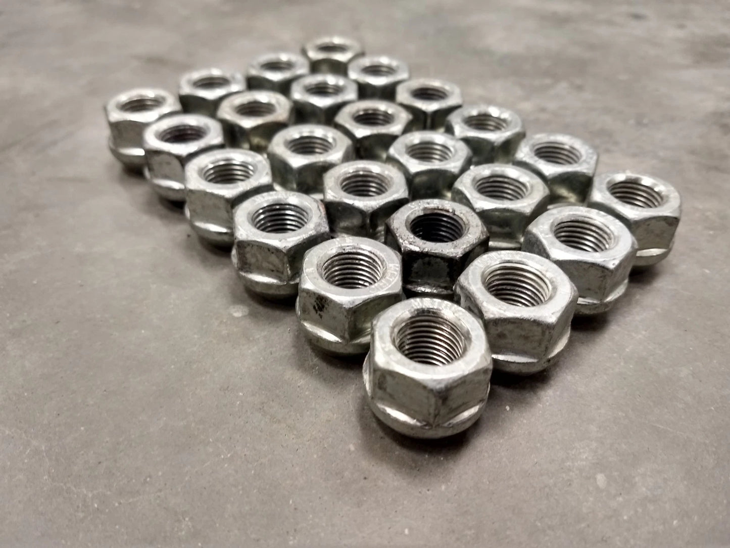 (24) 14x1.5 OEM GM lug nuts open end 1500 Chevy Silverado GMC Cadillac 1999-2026