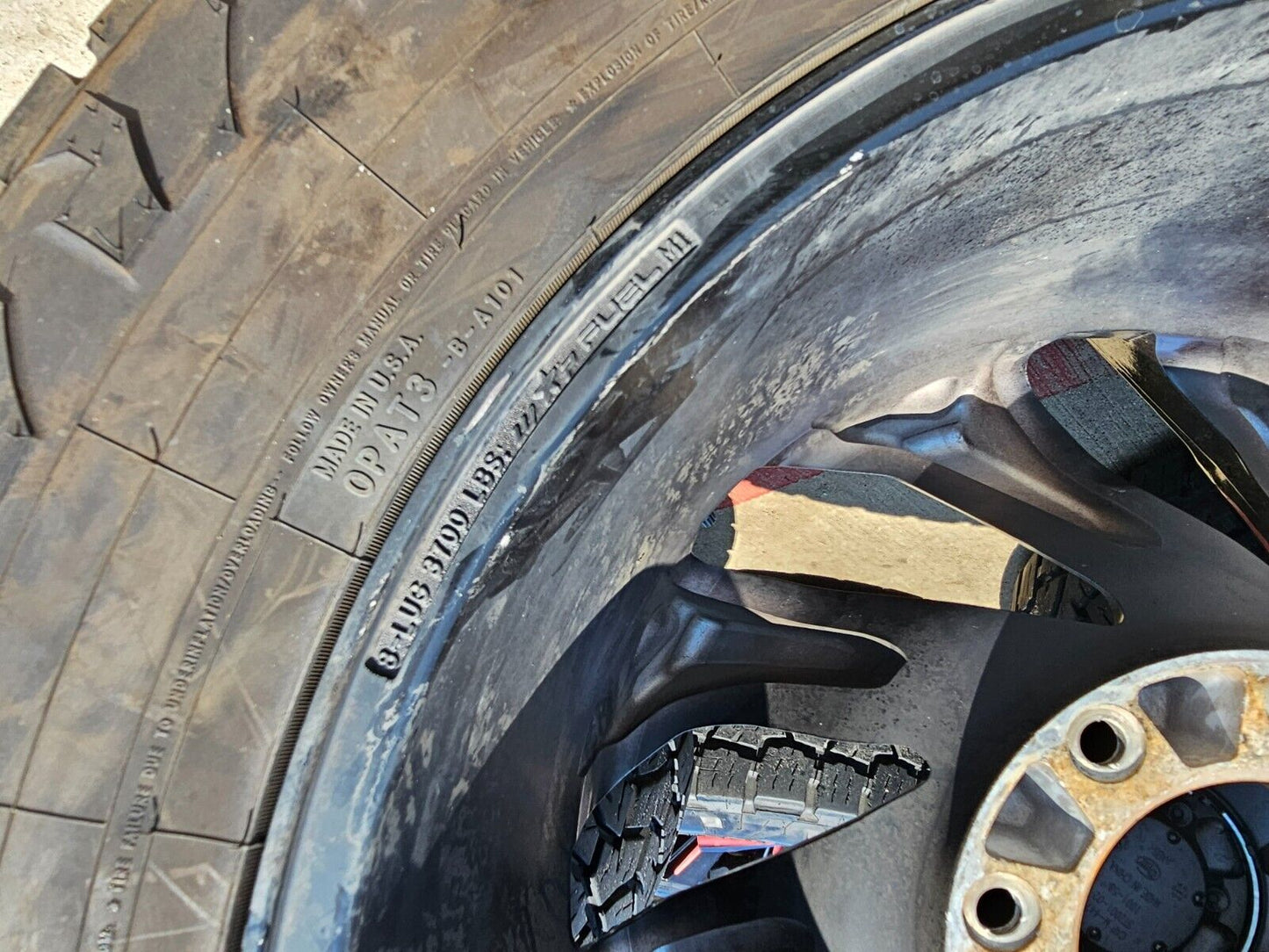 22x10 FUEL D775 Reaction Chevy Dodge Ram 2500 3500 wheels rims 37" 8x165 8x6.5
