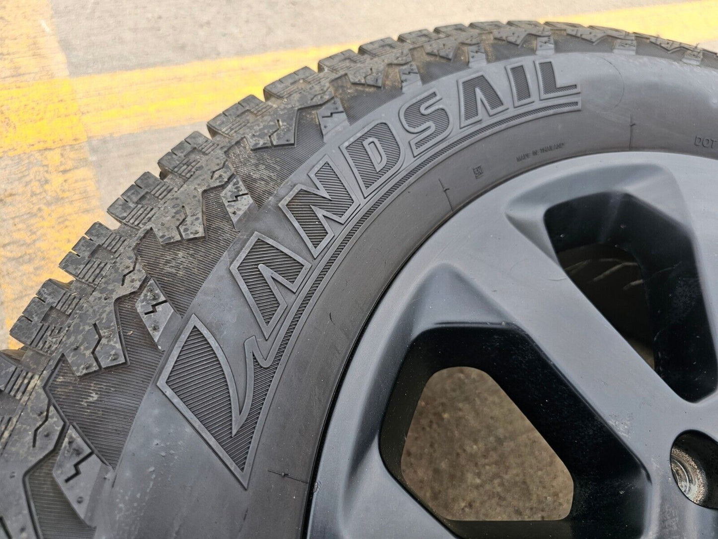 (1) 20" Dodge Ram 2500 3500 LARAMIE OEM 2700 black wheel rim tire spare