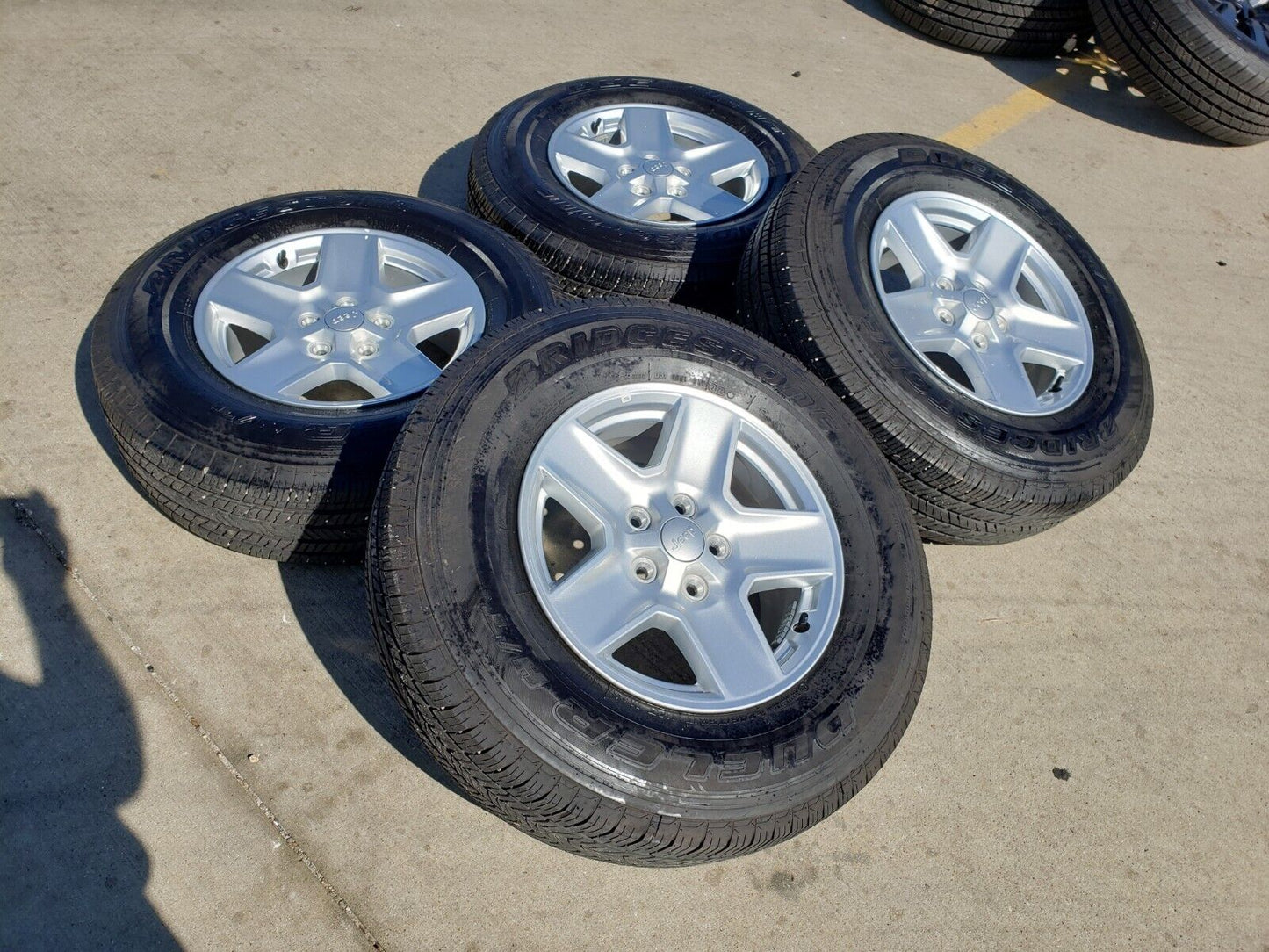 17" Jeep Gladiator SPORT OEM wheels rims tires 9235 Wrangler 2020 2021 2022 2023