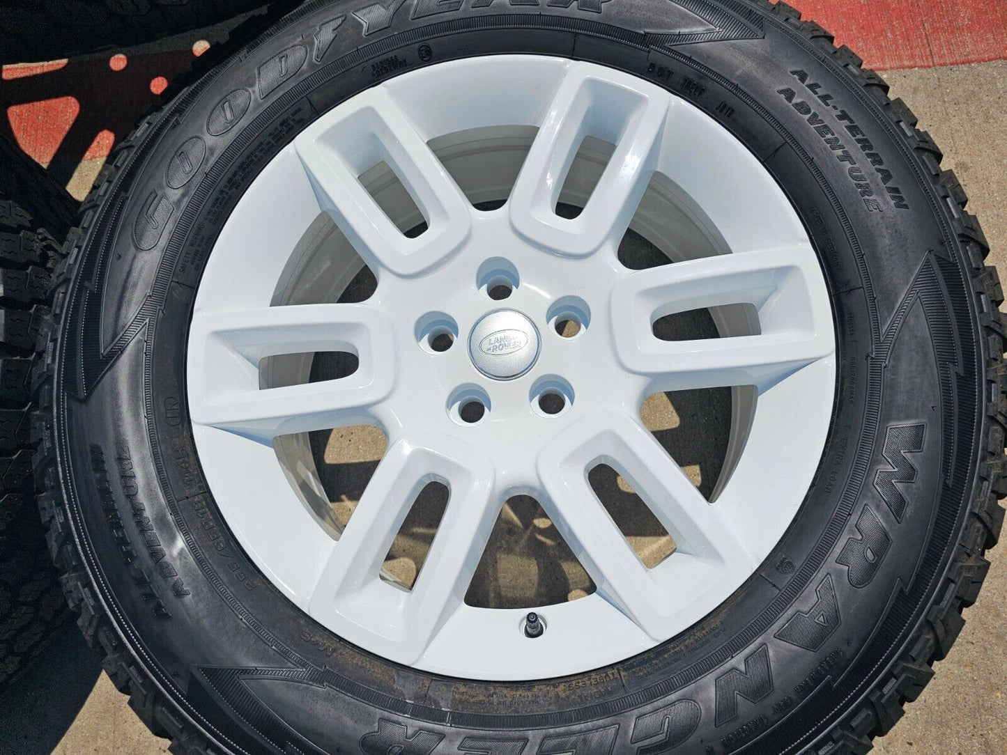 19" Land Rover DEFENDER Range Rover OEM wheels rims WHITE 72350 2023 2024 NEW