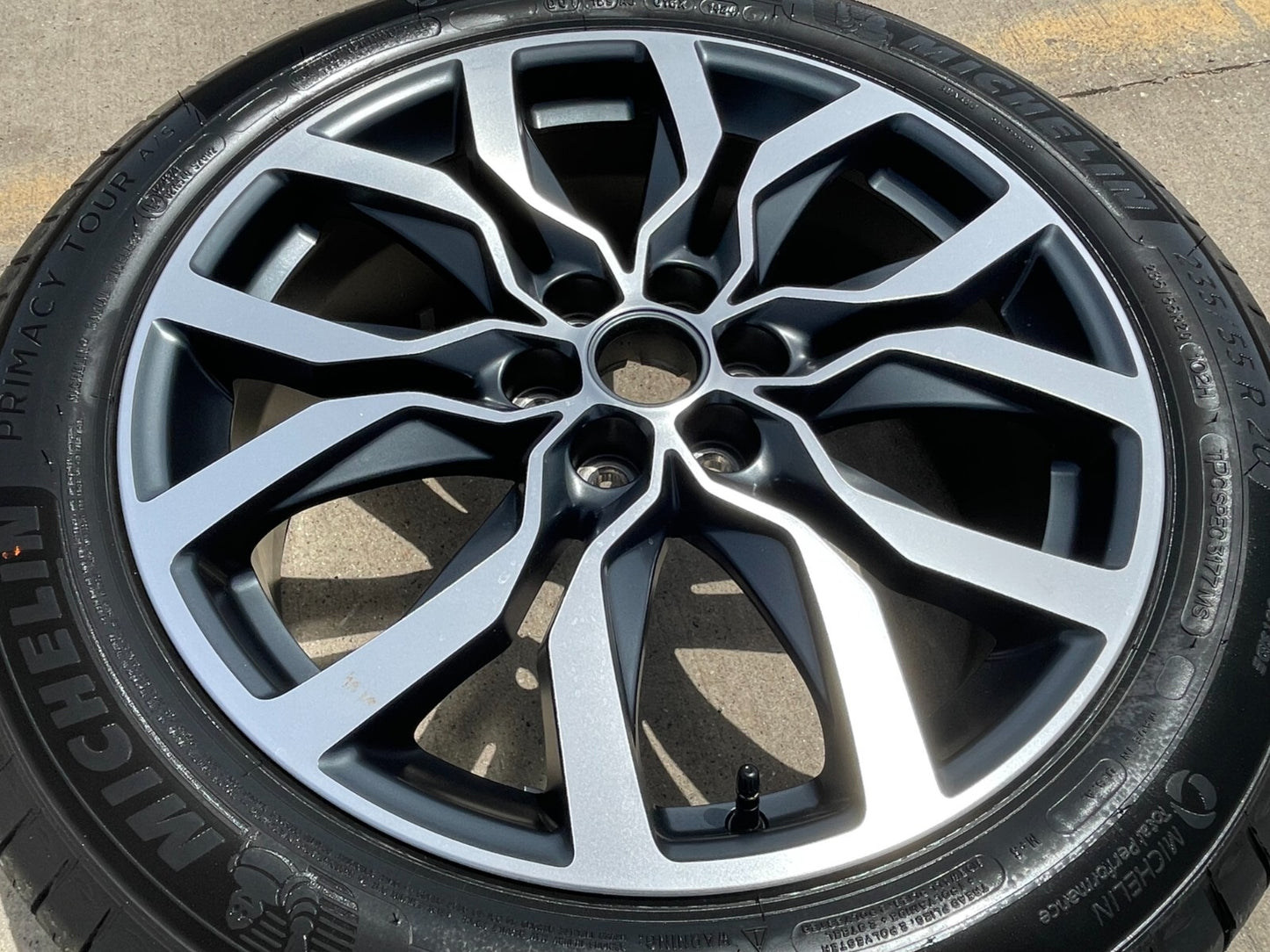 (1) 20" Cadillac XT6 XT5 SRX OEM wheel rim Blazer Acadia 4870 NEW