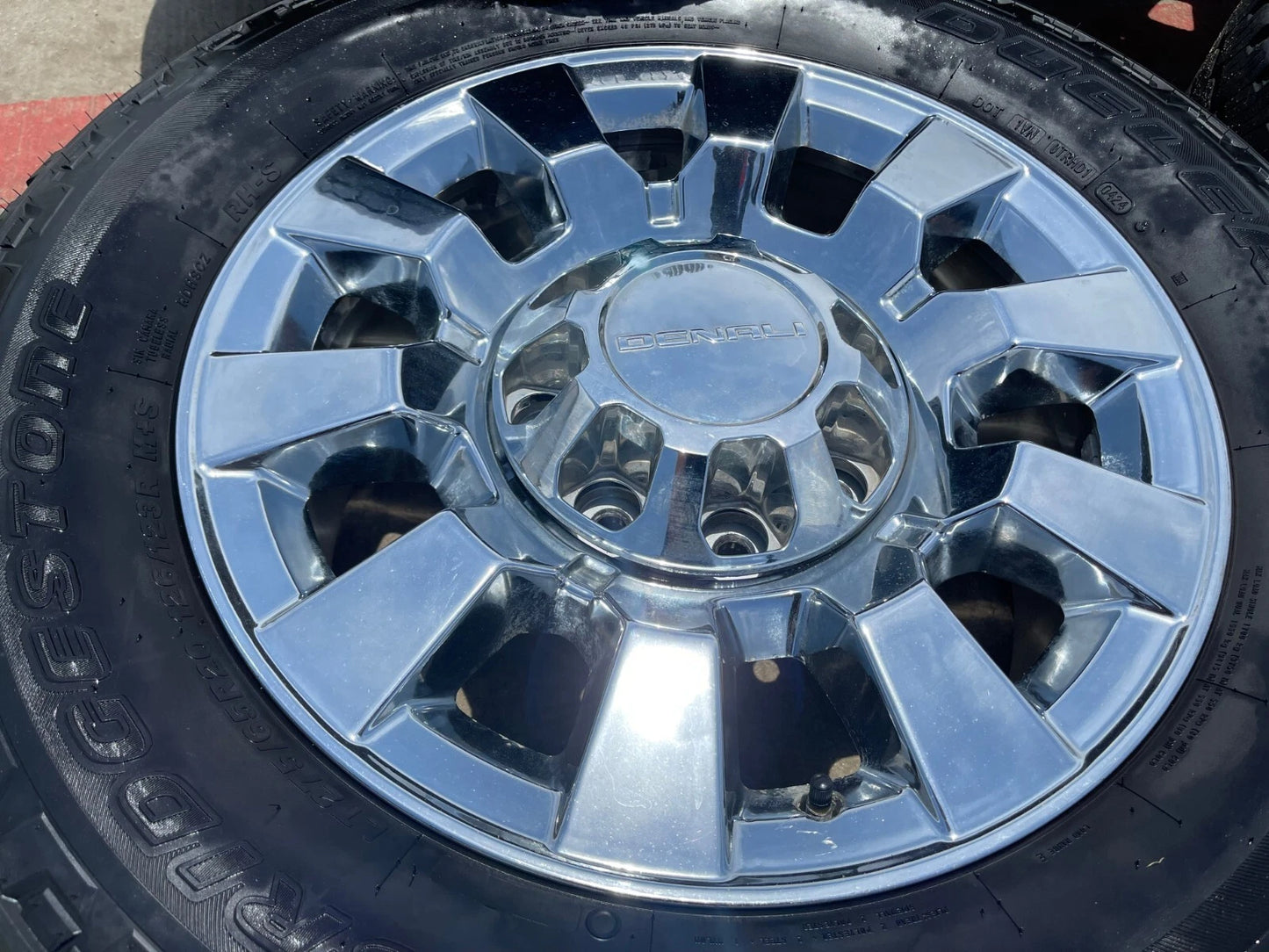 20" GMC Sierra 2500 3500 DENALI OEM 5704 wheels rims tires BRIDGESTONE