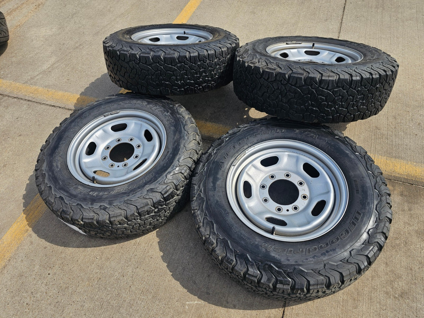 17" Ford F-250 F-350 OEM 3828 wheels rims tires BFG KO2 A/T