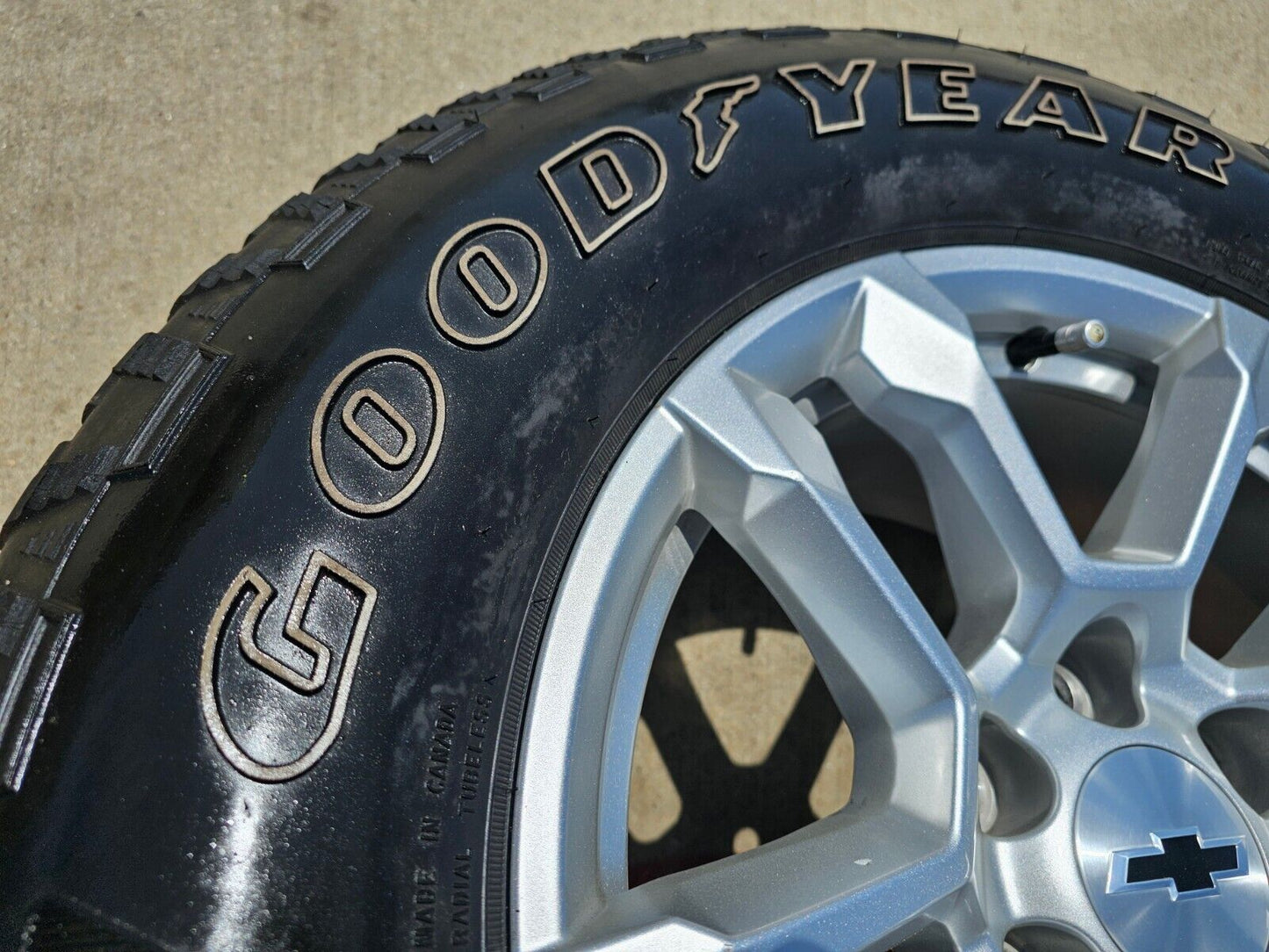 18" Chevy Silverado Tahoe ZR2 GMC Sierra Yukon OEM 95416 wheels rims tires