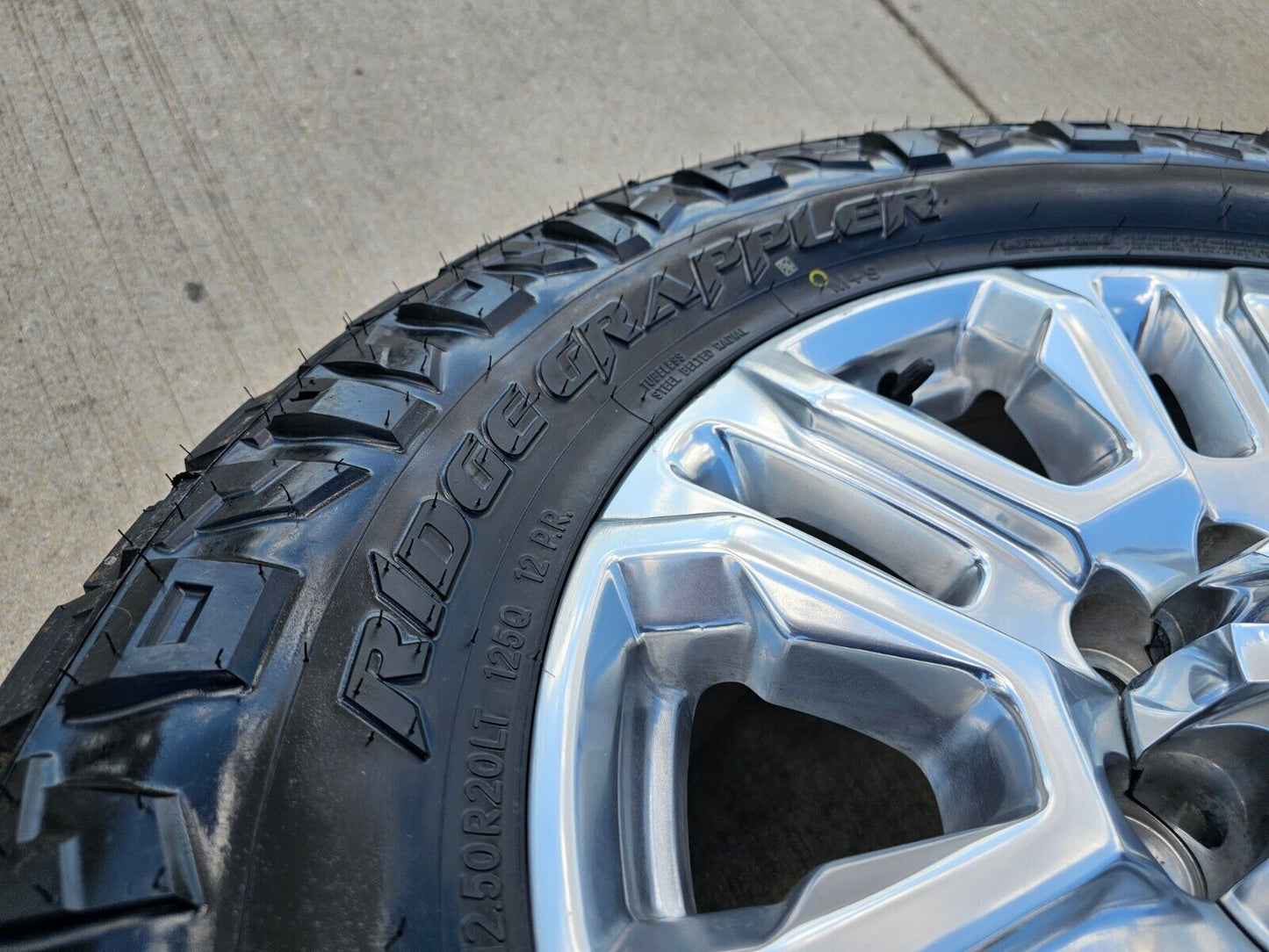 20" GMC Sierra 2500 3500 Denali OEM 5957 wheels rims 2024 2025 tires 35" NEW