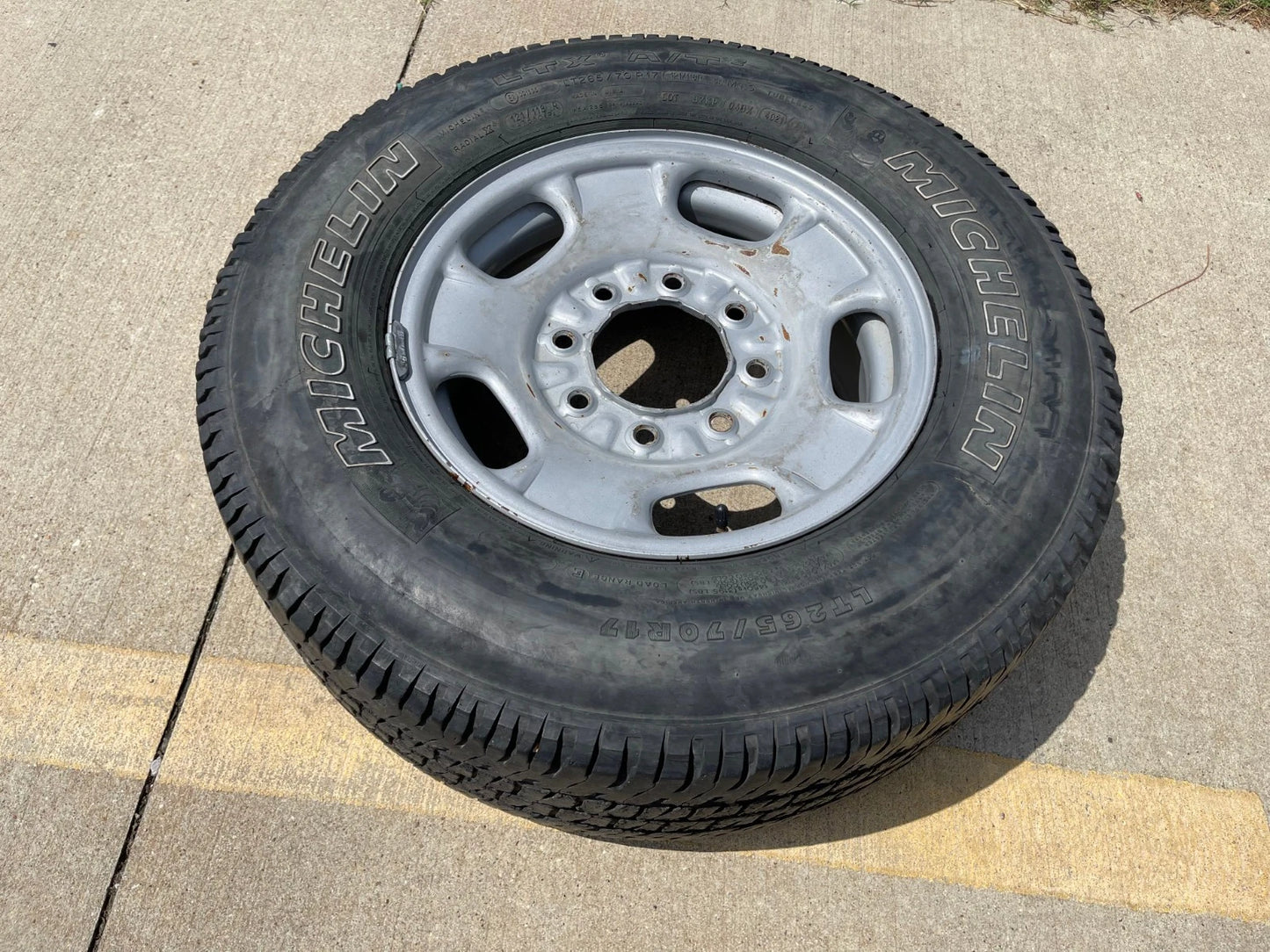 17" Chevy Silverado GMC Sierra 2500 OEM 8095 wheel rim MICHELIN LTX A/T2