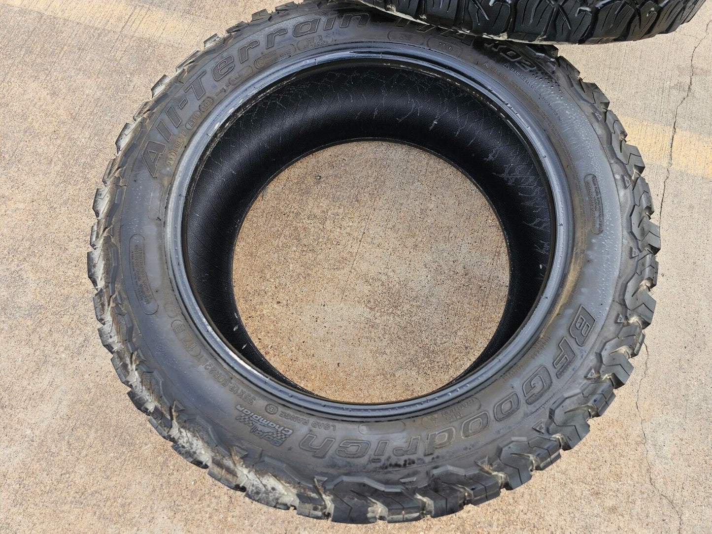 (1) 35x12.5x22 BFGoodrich BFG All Terrain A/T T/A KO2 tire 117R E 10 PLY