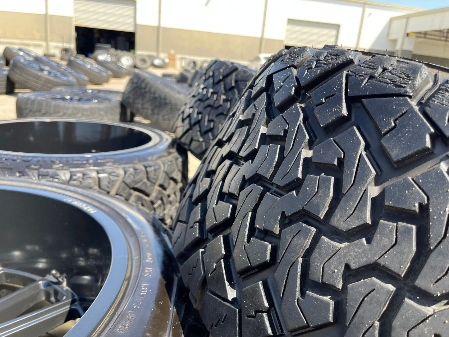 22x12 Hostile Predator Ford F-150 Expedition -44 wheels rims 6x135 tires 33"
