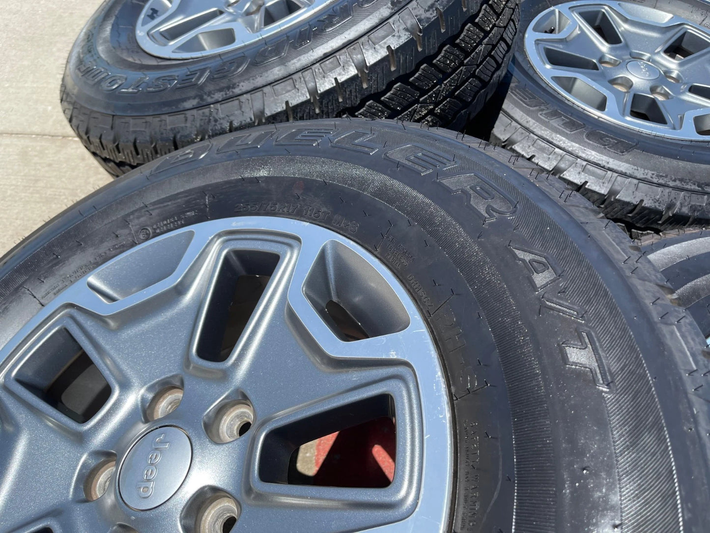 17" Jeep Wrangler Gladiator OEM Rubicon wheels rims 9118 tires