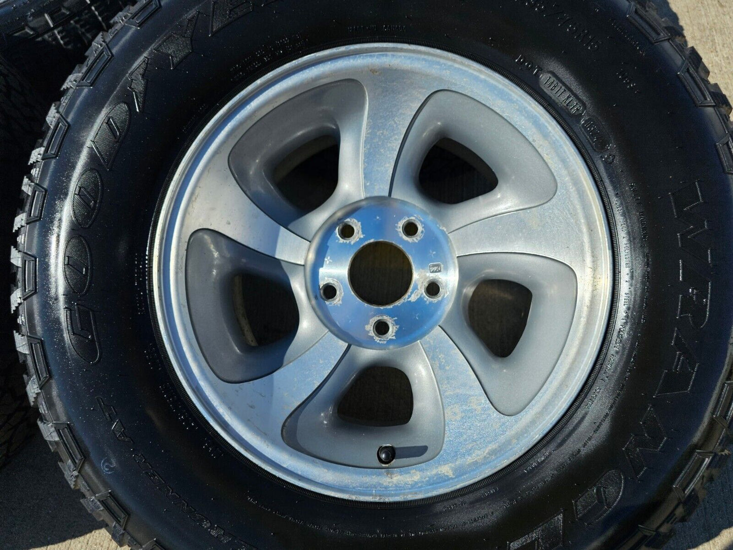 15" Chevy S10 Blazer Chevy wheels rims 5063 GMC NEW tires 5x120 5x4.75 2000 2004