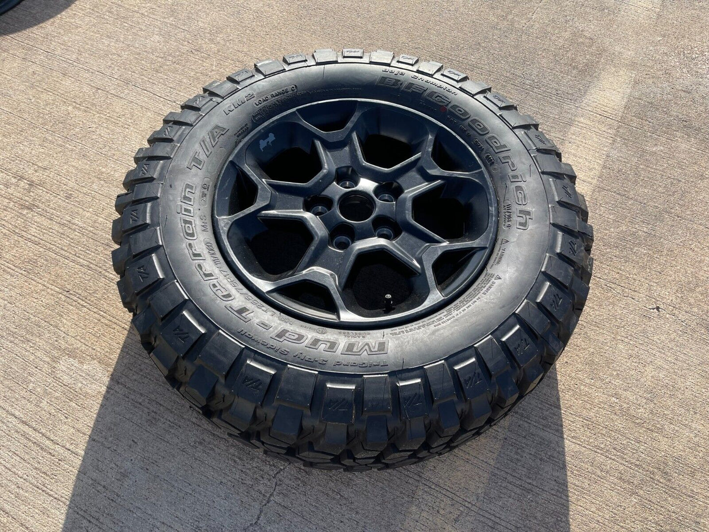 17" Jeep Wrangler Rubicon OEM wheel rim 9282 96832 spare Gladiator 2023 2024 NEW