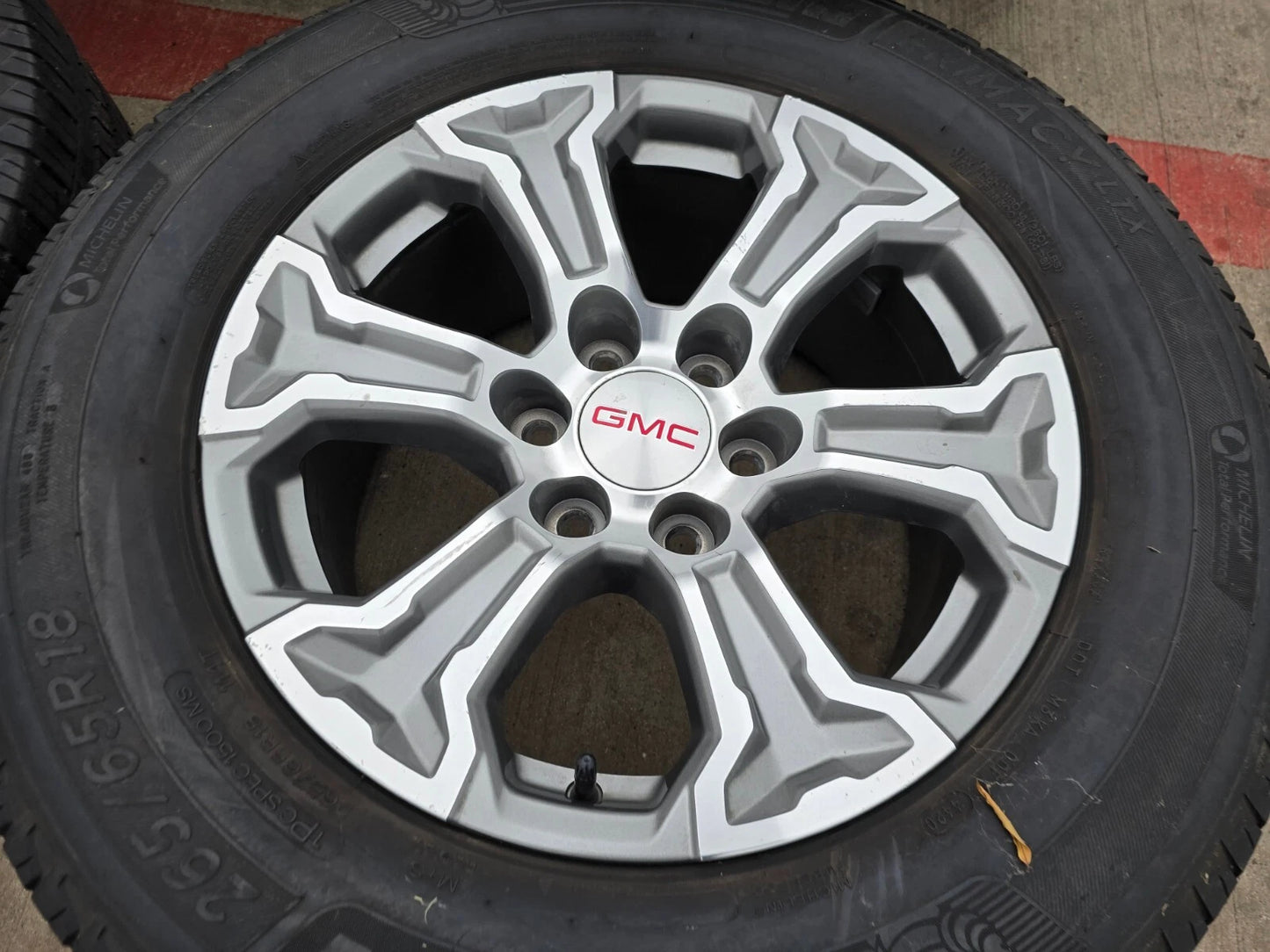 18" GMC Sierra AT4 Chevy Silverado OEM 5910 wheels rims MICHELIN
