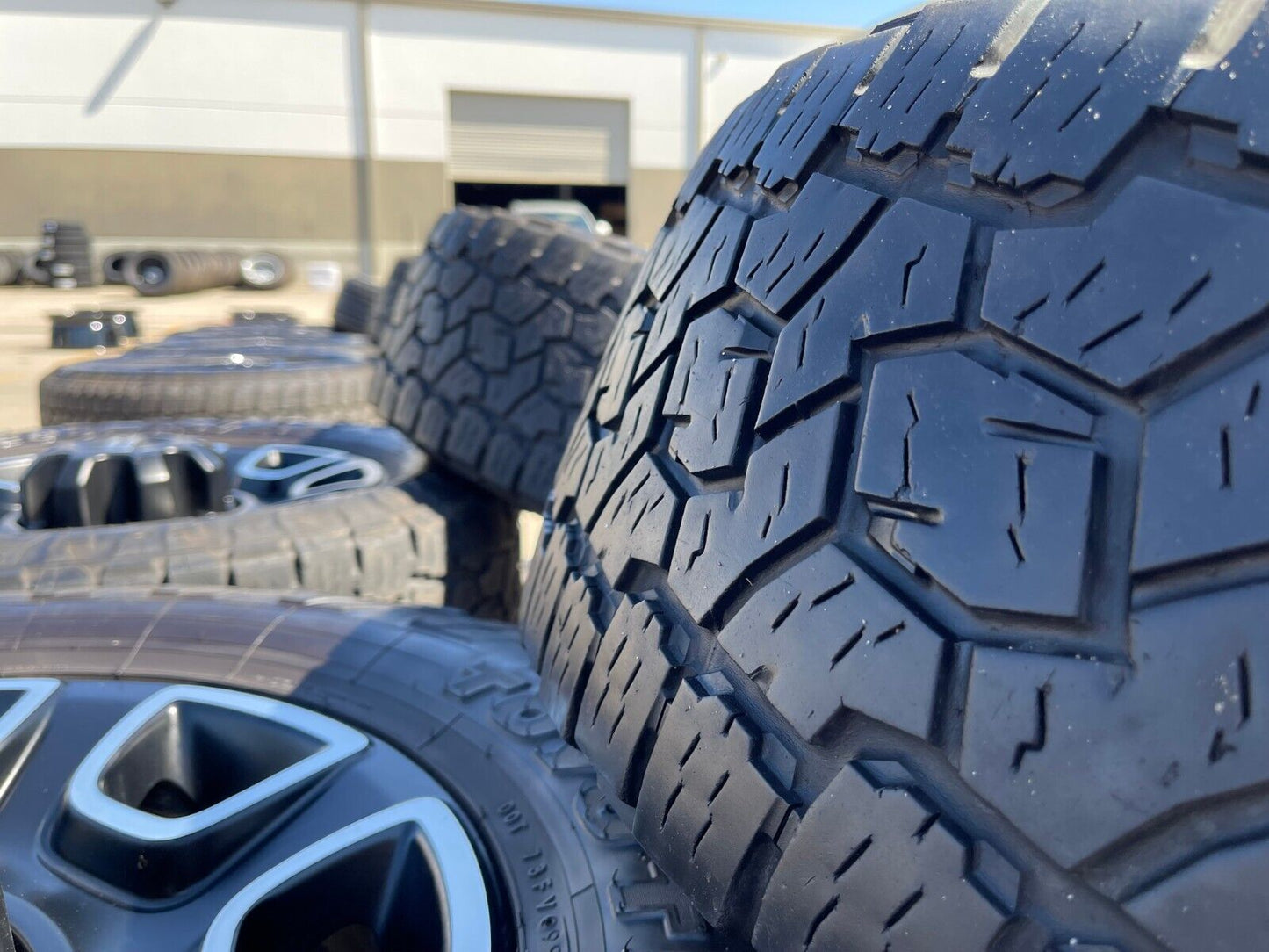 20" Ford F-250 F-350 OEM Lariat Platinum wheels rims 10486 tires TOYO