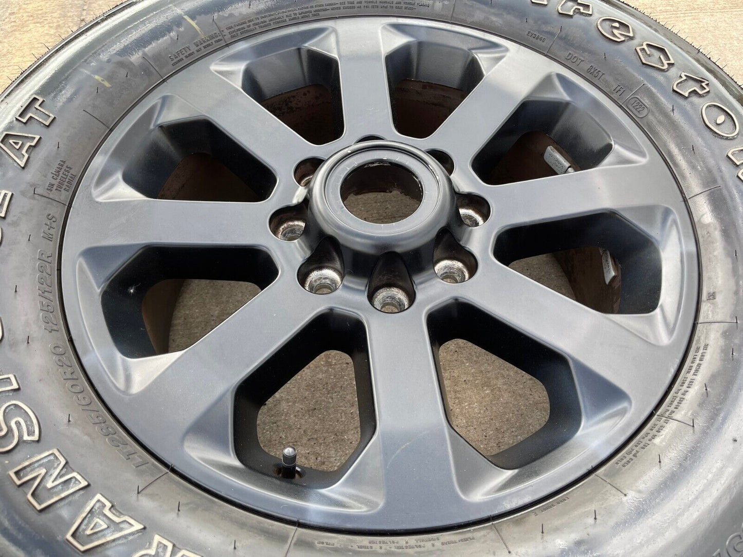 (1) 20" Dodge Ram 2500 3500 LARAMIE OEM 2700 black wheel rim tire spare