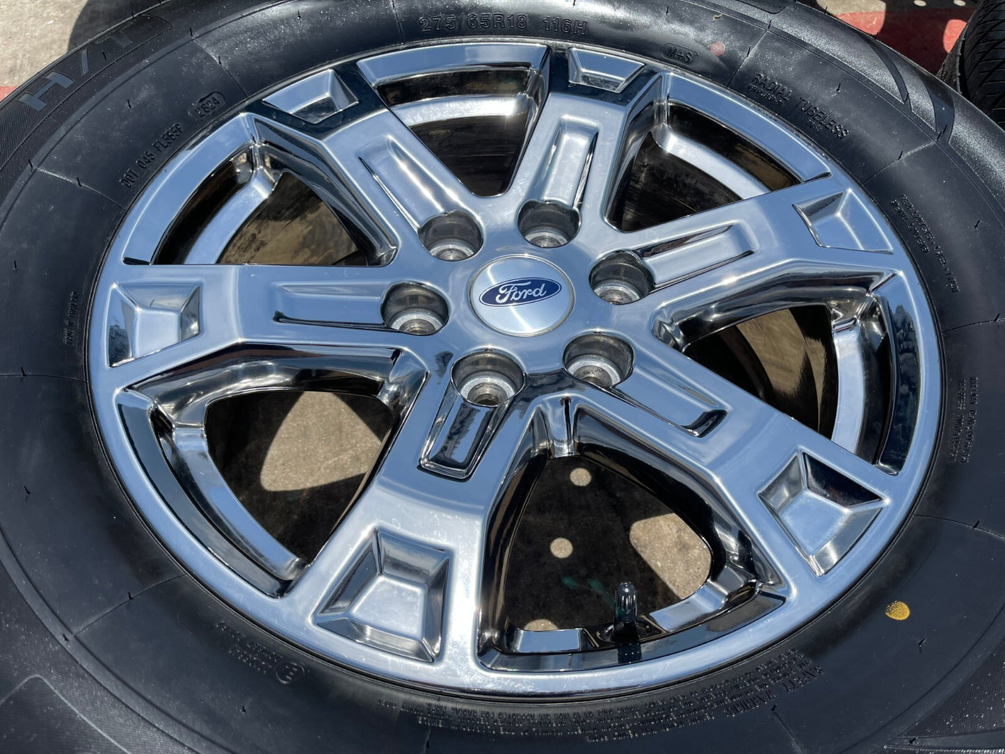 18" Ford F-150 Expedition OEM chrome rims wheels tires