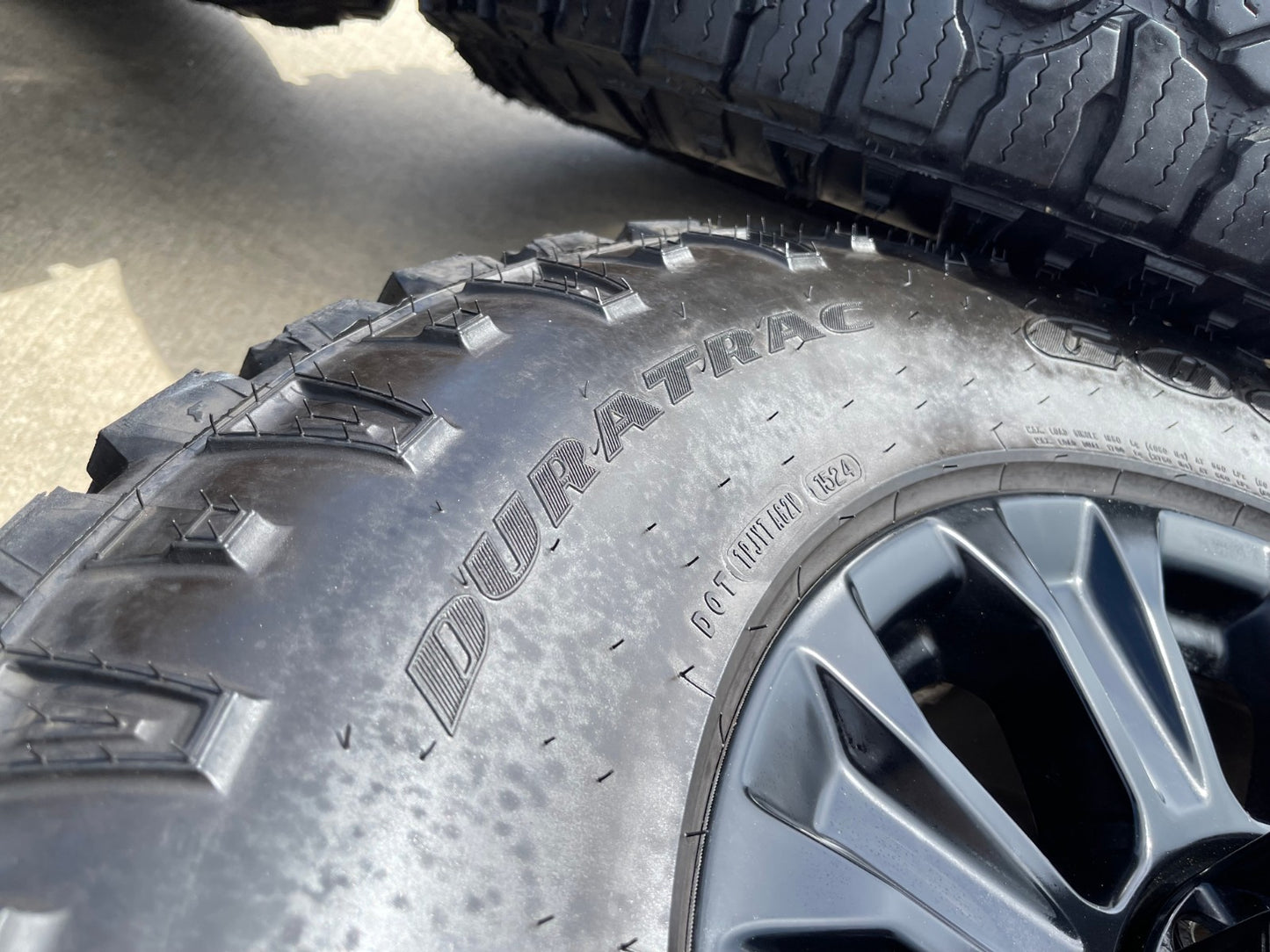 18" Ford F-250 F-350 Tremor OEM 10097 rims wheels DURATRAC A/T tires
