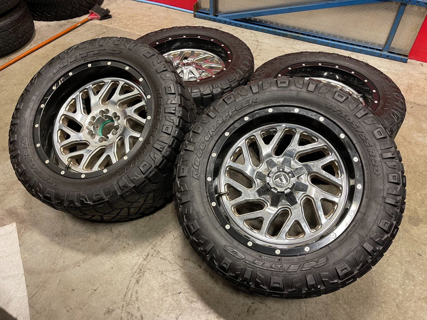 20" Fuel Triton Silverado Ford F-150 RAM Tacoma chrome wheels rims 6x139 6x135