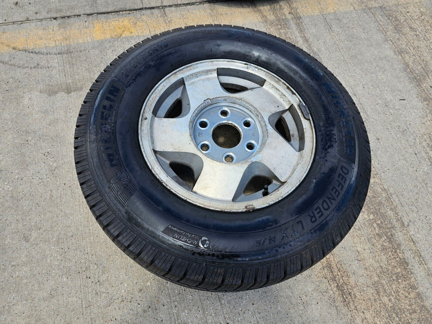 16" Chevy Silverado 1500 Tahoe OEM 5015 wheel rim spare 2002 2003 2004 2005 2006