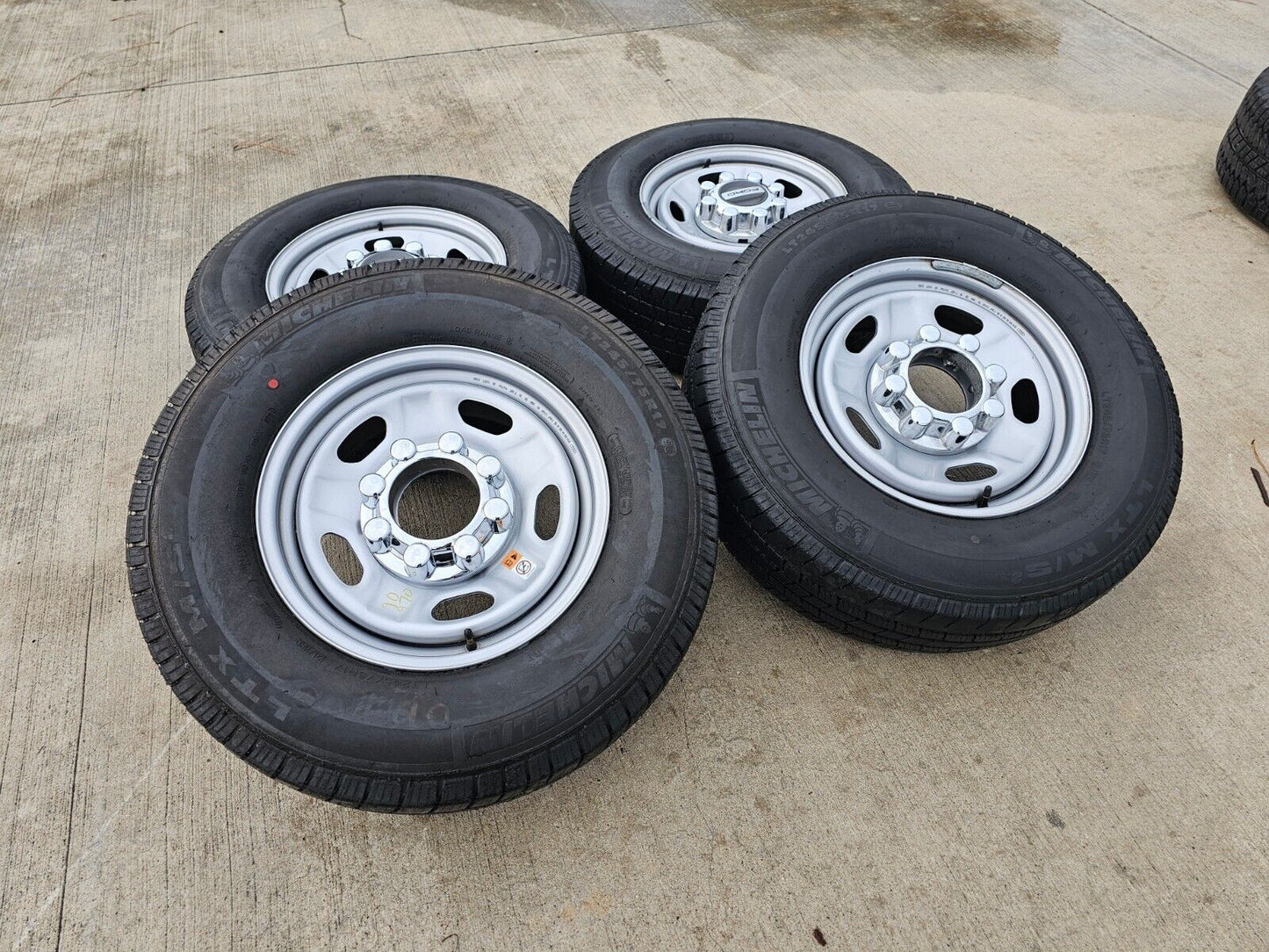 17" Ford F-250 F-350 OEM 3828 wheels rims tires MICHELIN 2021 2022 2023 2024