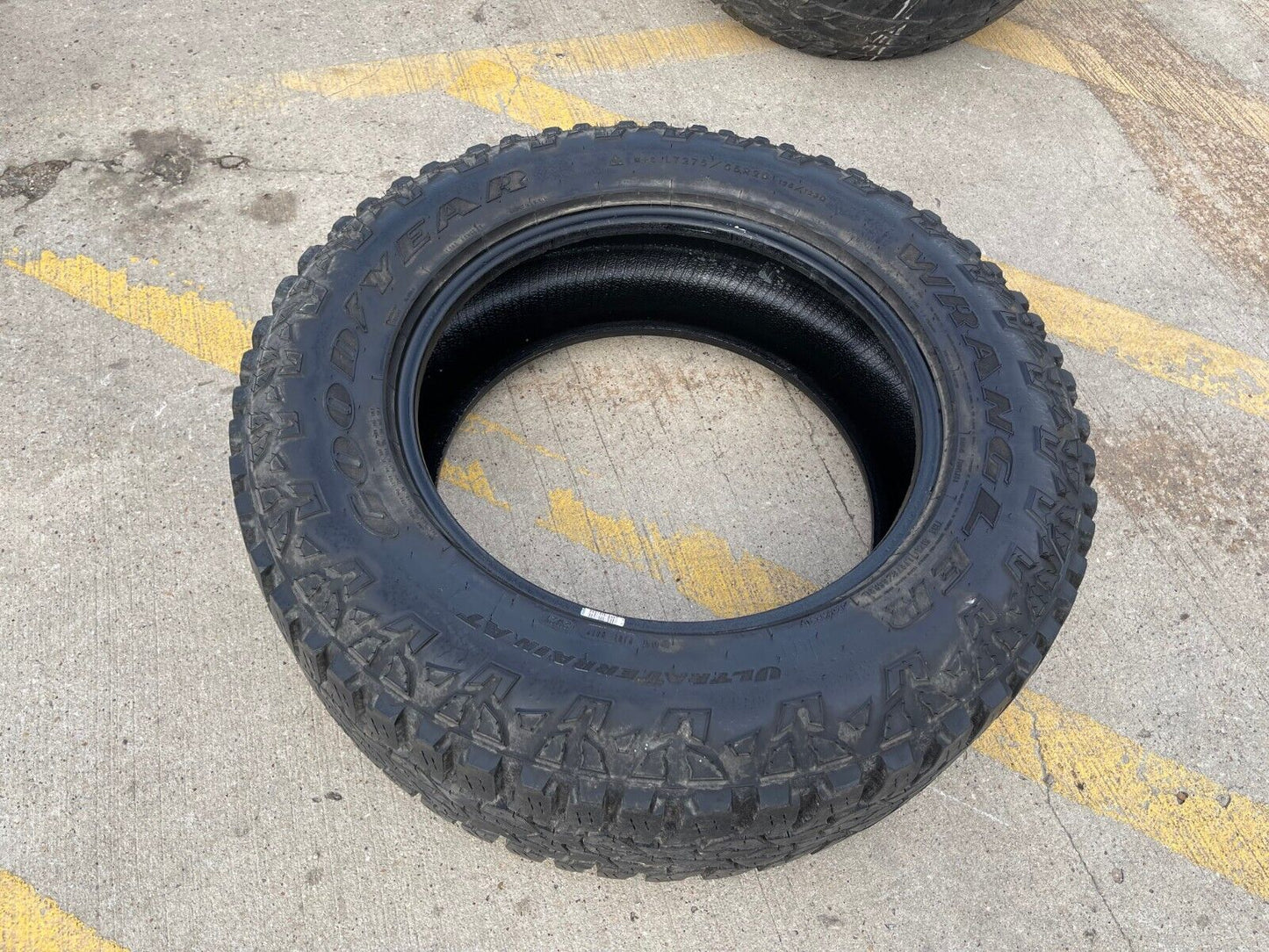 (1) 275/65/20 Goodyear Wrangler Ultra Terrain A/T tire LT 10 ply load range E
