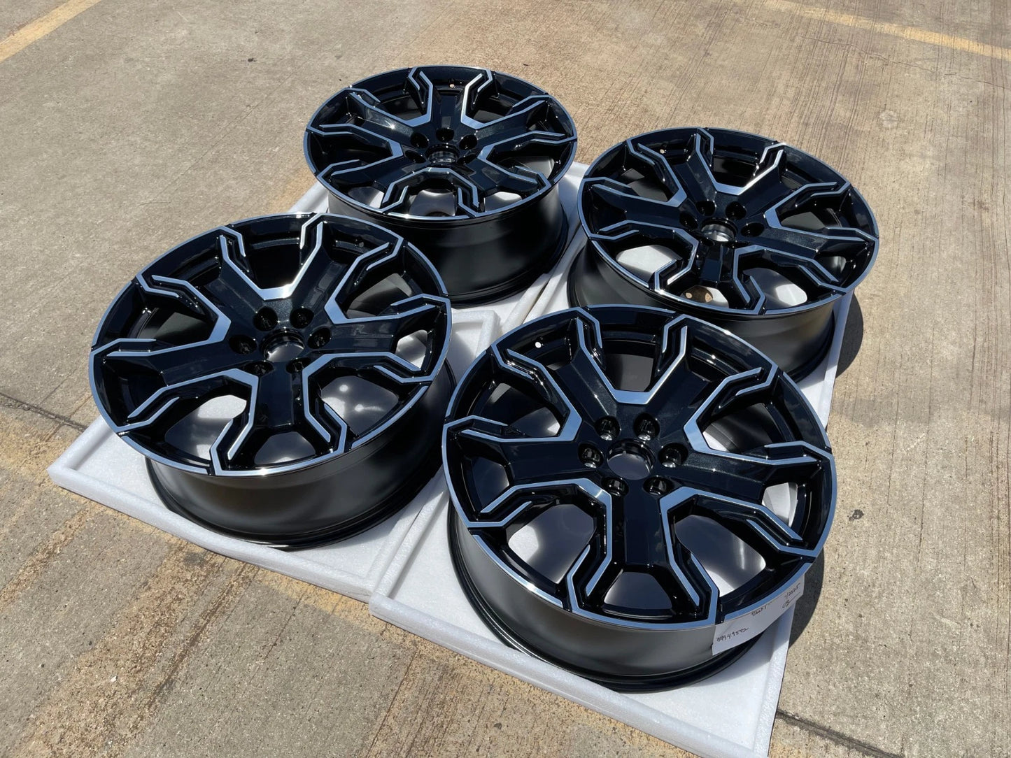 24" GMC Yukon Sierra Chevy Tahoe Escalade V OEM wheels rims 2025 2026 NEW