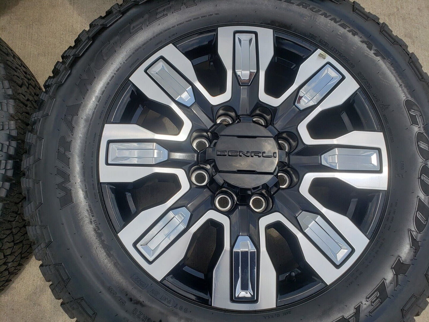 20" GMC Sierra DENALI ULTIMATE 2500 3500 OEM wheels rims 5958 Chevy tires