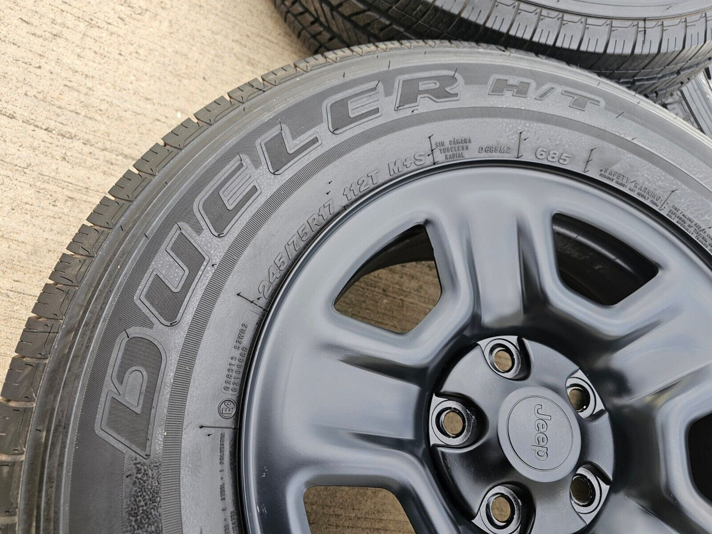 17" Jeep Wrangler Rubicon Sahara OEM wheels rims 9240 9220 black 2022 2023 2024