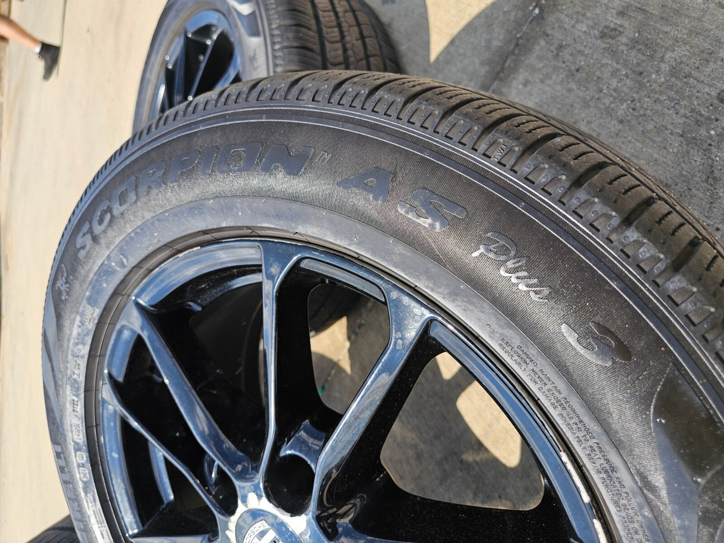 18" Porsche Cayenne OEM 67480 wheels rims black tires PIRELLI