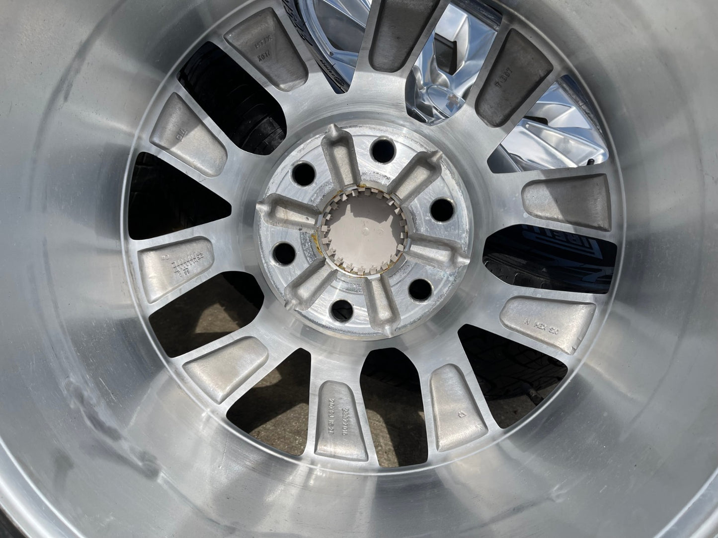 20" Chevy Tahoe Silverado LTZ 5920 OEM wheels rims Yukon 2025 2026 PIRELLI NEW