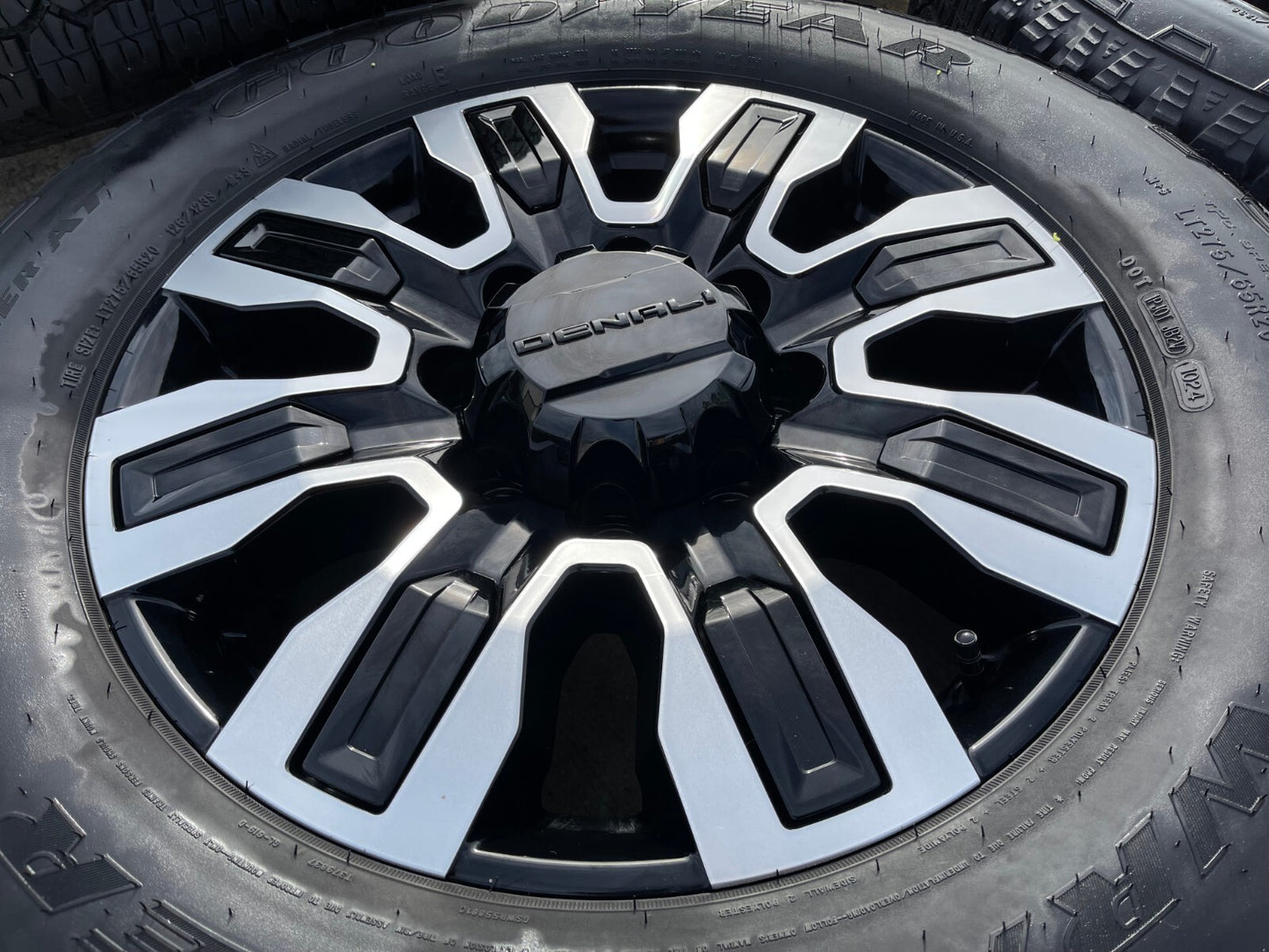 20" GMC Sierra DENALI ULTIMATE 2500 3500 OEM wheels rims 5958 Chevy tires