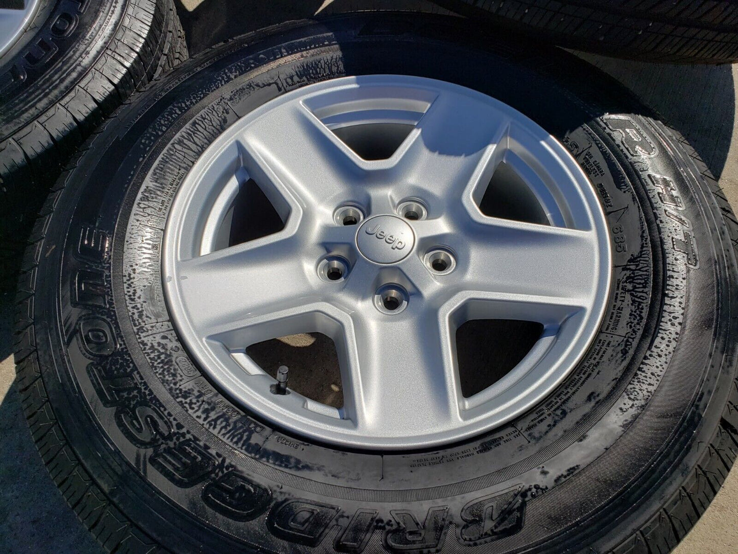 17" Jeep Gladiator SPORT OEM wheels rims tires 9235 Wrangler 2020 2021 2022 2023