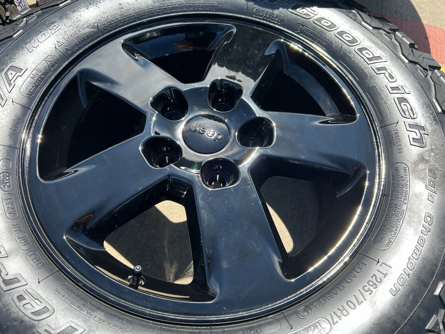 17" Jeep Grand Cherokee OEM wheels rims 9104 black NEW