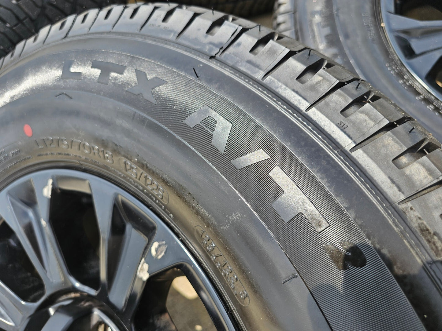 18" Ford F-250 F-350 OEM rims wheels 10097 tires MICHELIN NEW