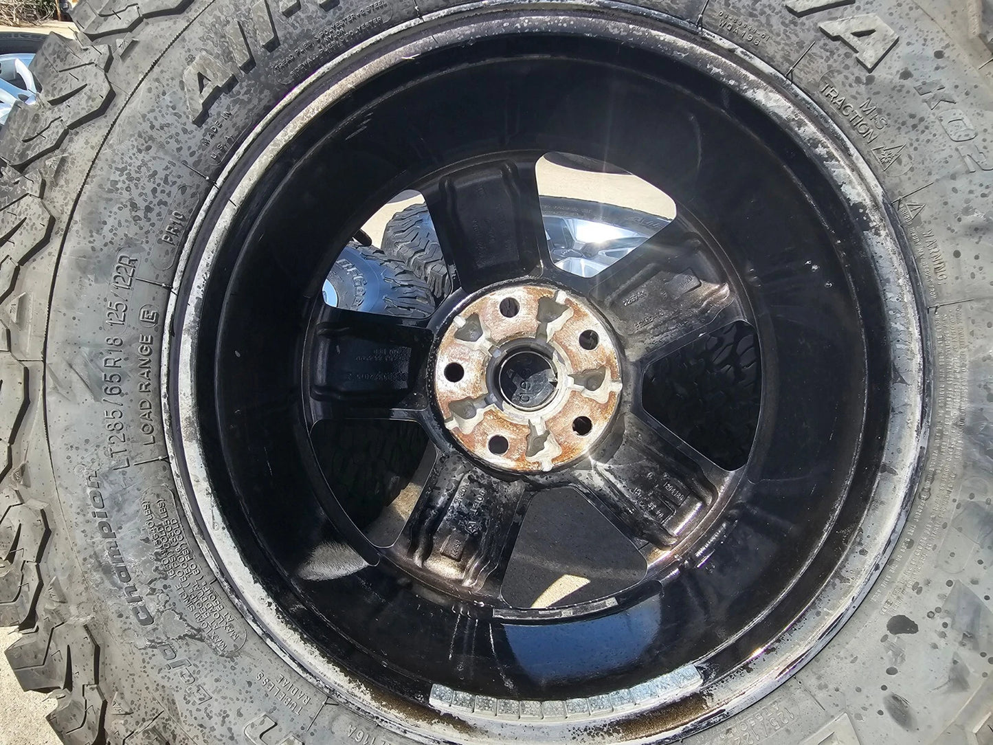 18" Jeep Wrangler Sahara Rubicon OEM 9221 9255 wheels rims BFG 33"
