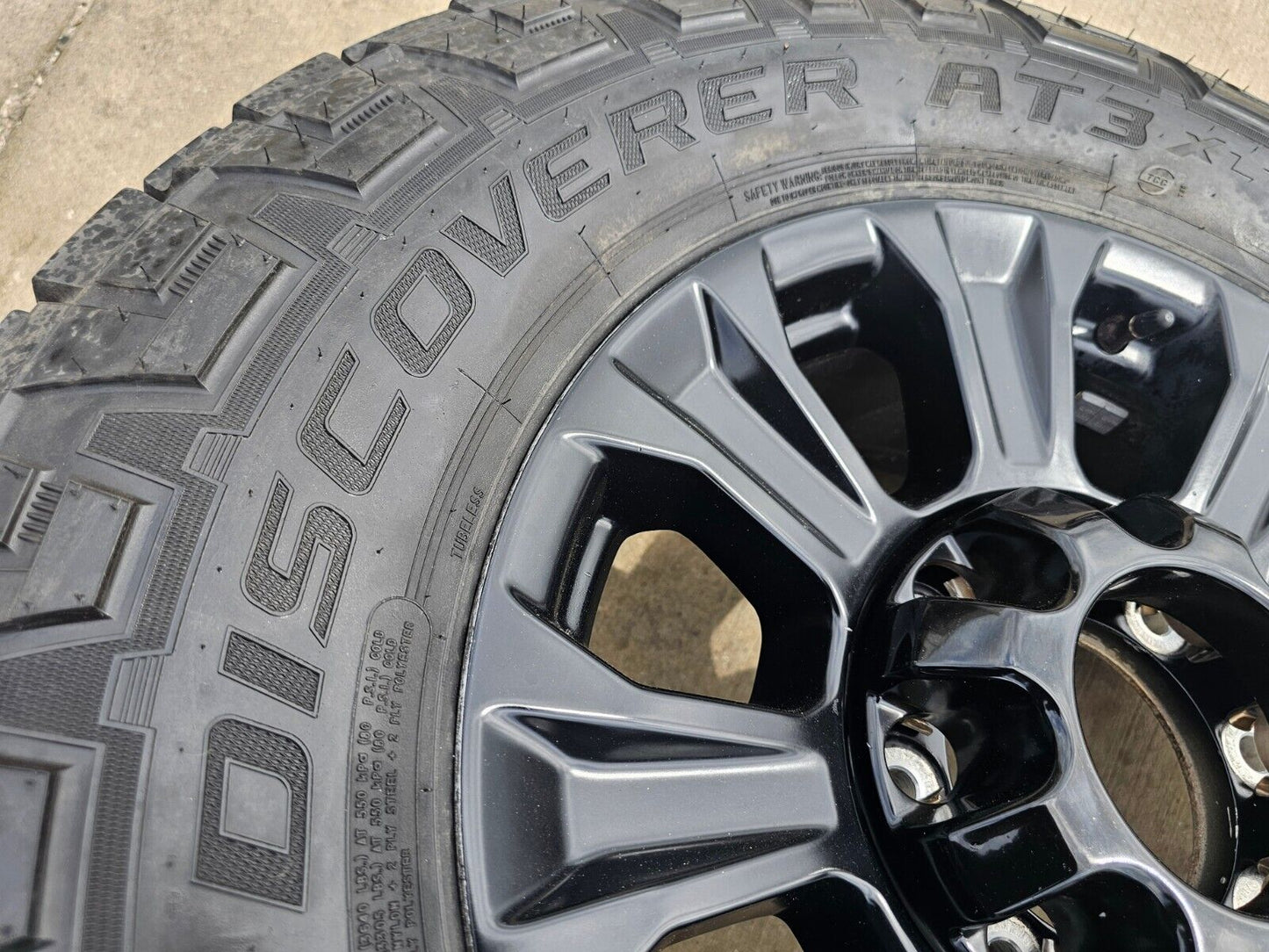 18" Ford F-250 F-350 OEM TREMOR black rims wheels 10097 tires COOPER 33"