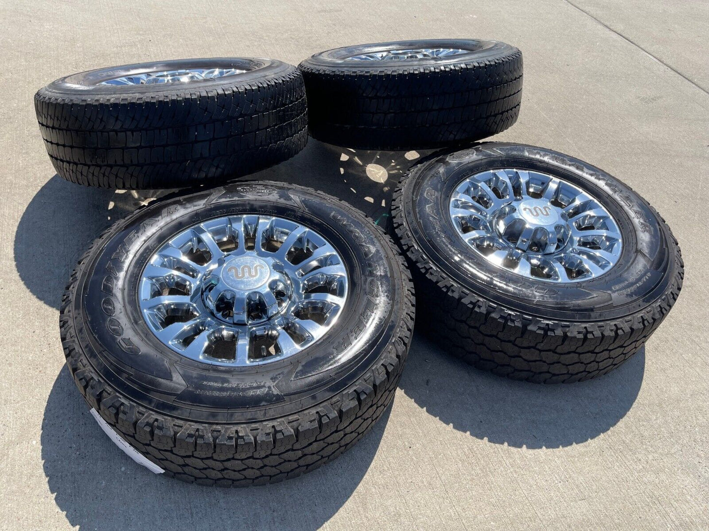 18" Ford F-250 F-350 OEM rims wheels 10290 chrome tires