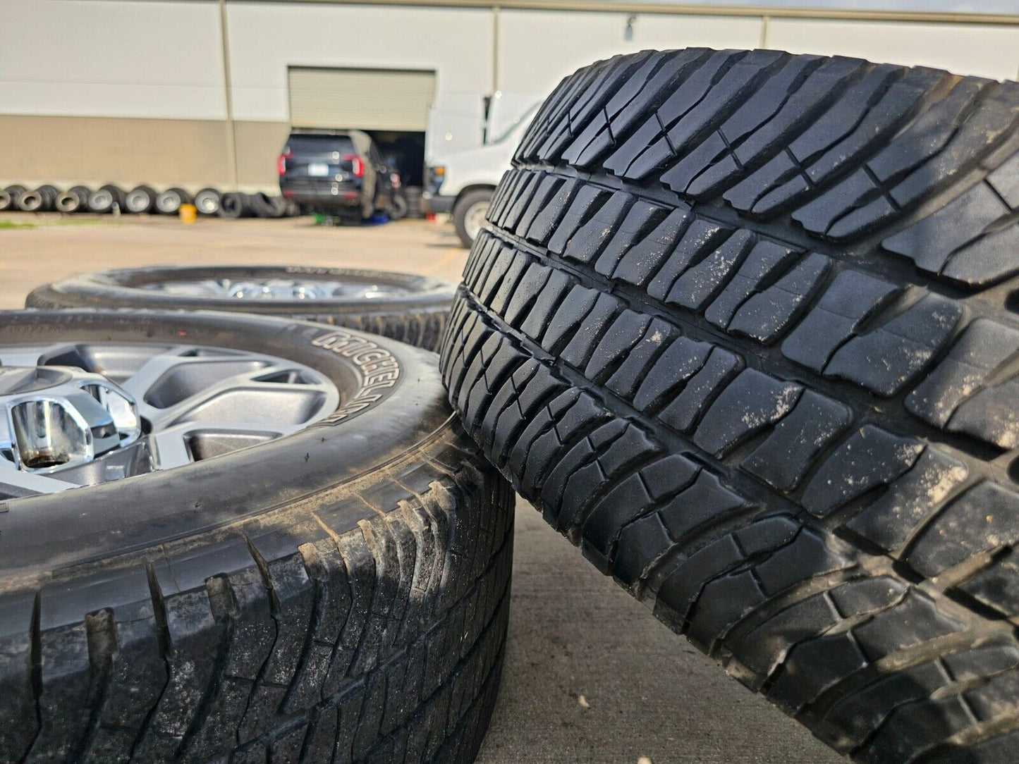 20" Ford F-250 F-350 OEM Lariat wheels rims 10292 tires