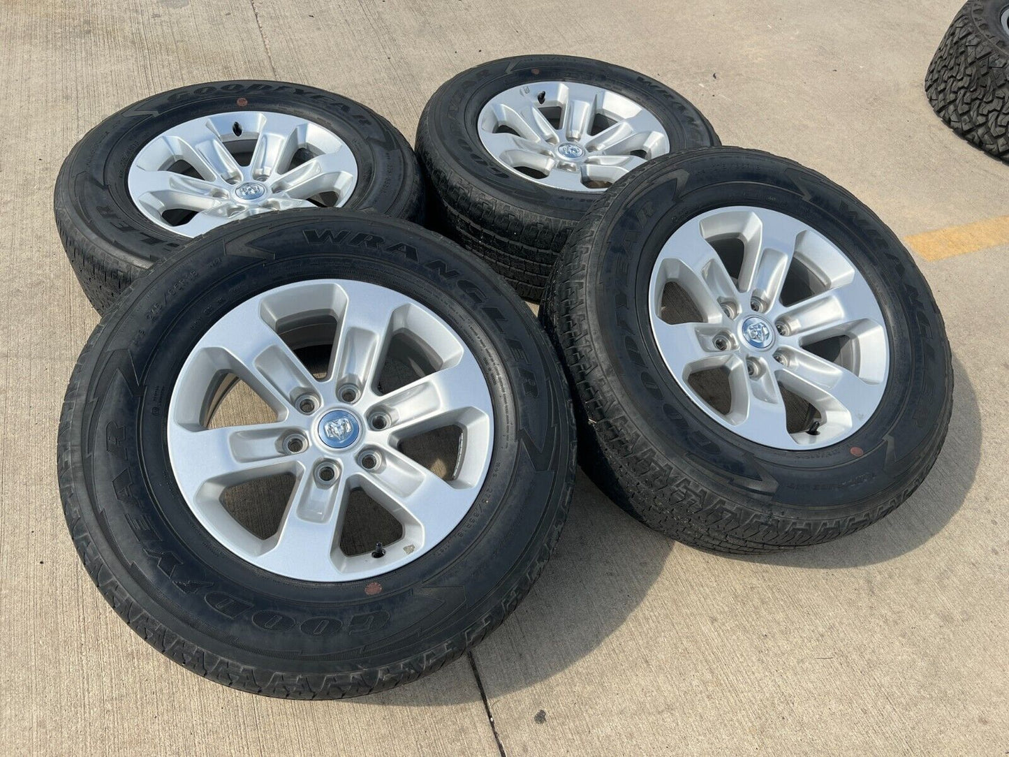18" Dodge Ram 1500 OEM wheels rims 2672 tires 2020 2021 2022 2023 2024