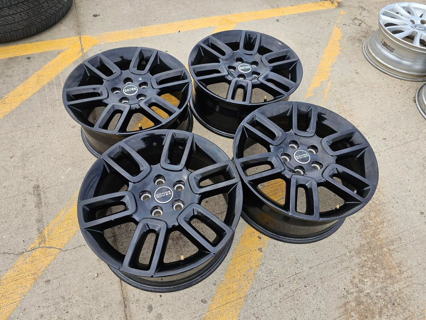 (4) 19" Land Rover DEFENDER Range Rover OEM wheels rims 72350