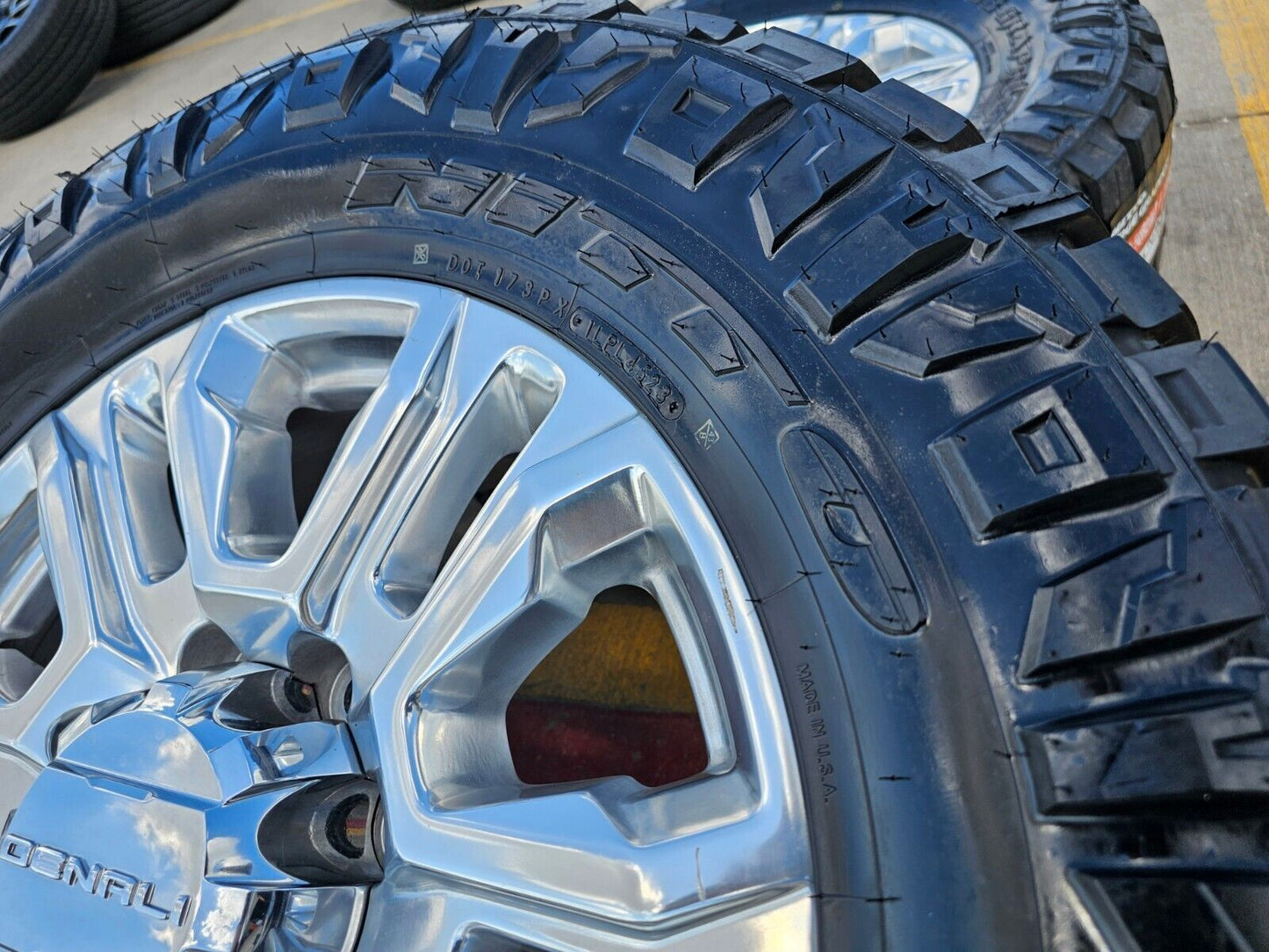20" GMC Sierra 2500 3500 Denali OEM 5957 wheels rims 2024 2025 tires 35" NEW