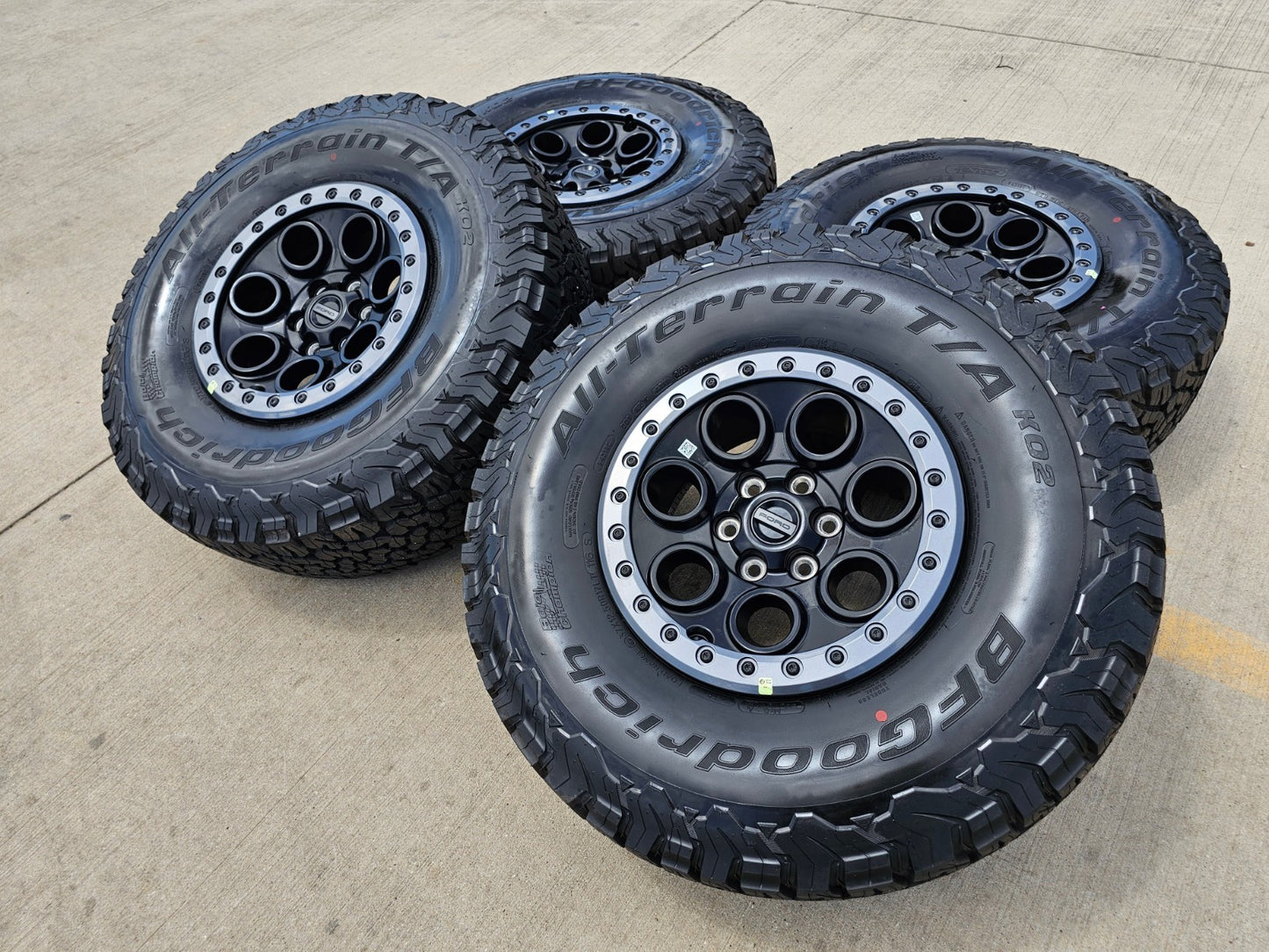 17" Ford F-150 Raptor OEM BEADLOCK rims wheels BFG KO2 37" tires NEW
