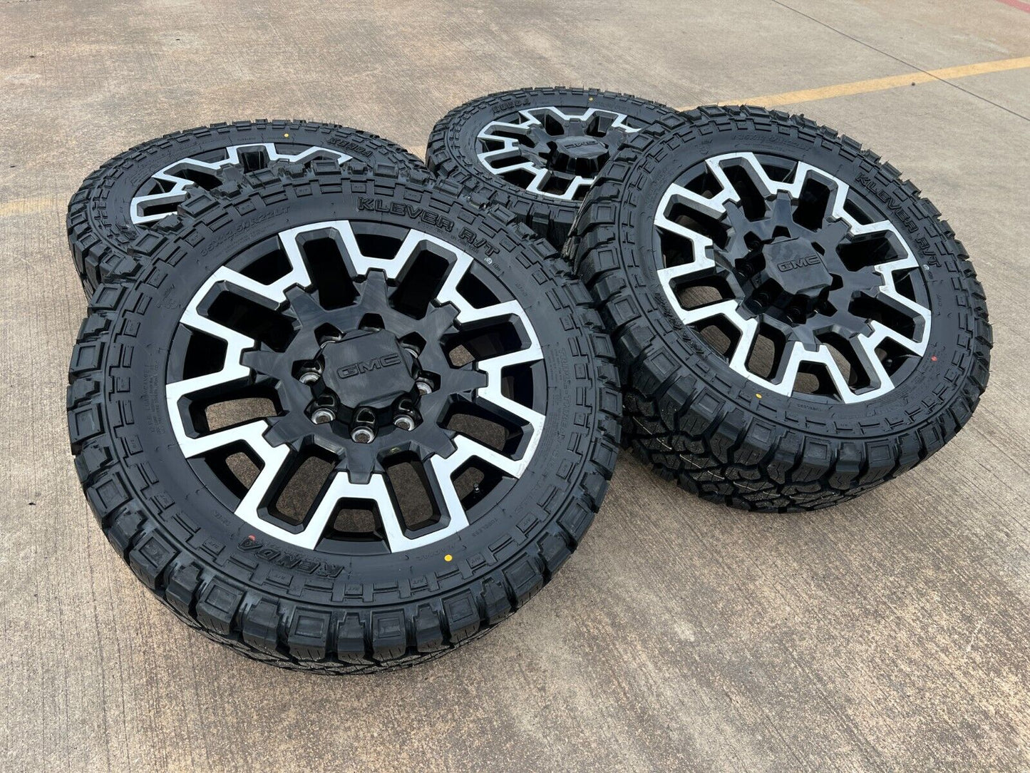 22" Chevy Silverado GMC Sierra 2500 OEM wheels rims 2024 2025 NEW R/T 35" tires