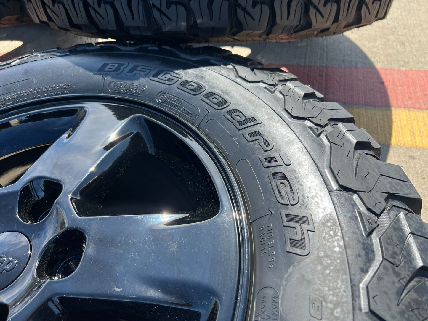 17" Jeep Grand Cherokee OEM wheels rims 9104 black NEW