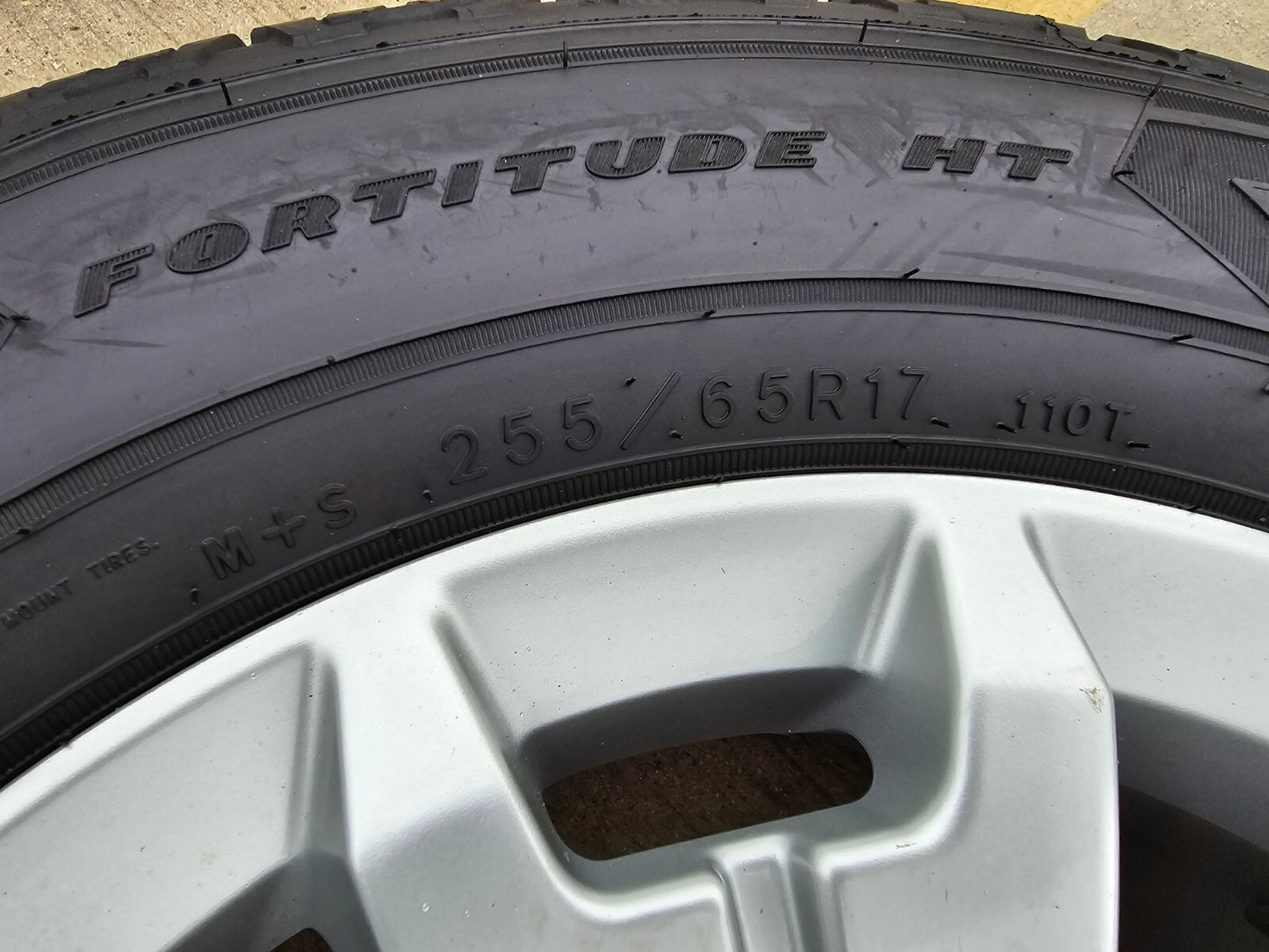 17" Chevy Colorado GMC Canyon OEM 5672 wheel rim tire 2019 2020 2021 2022 NEW